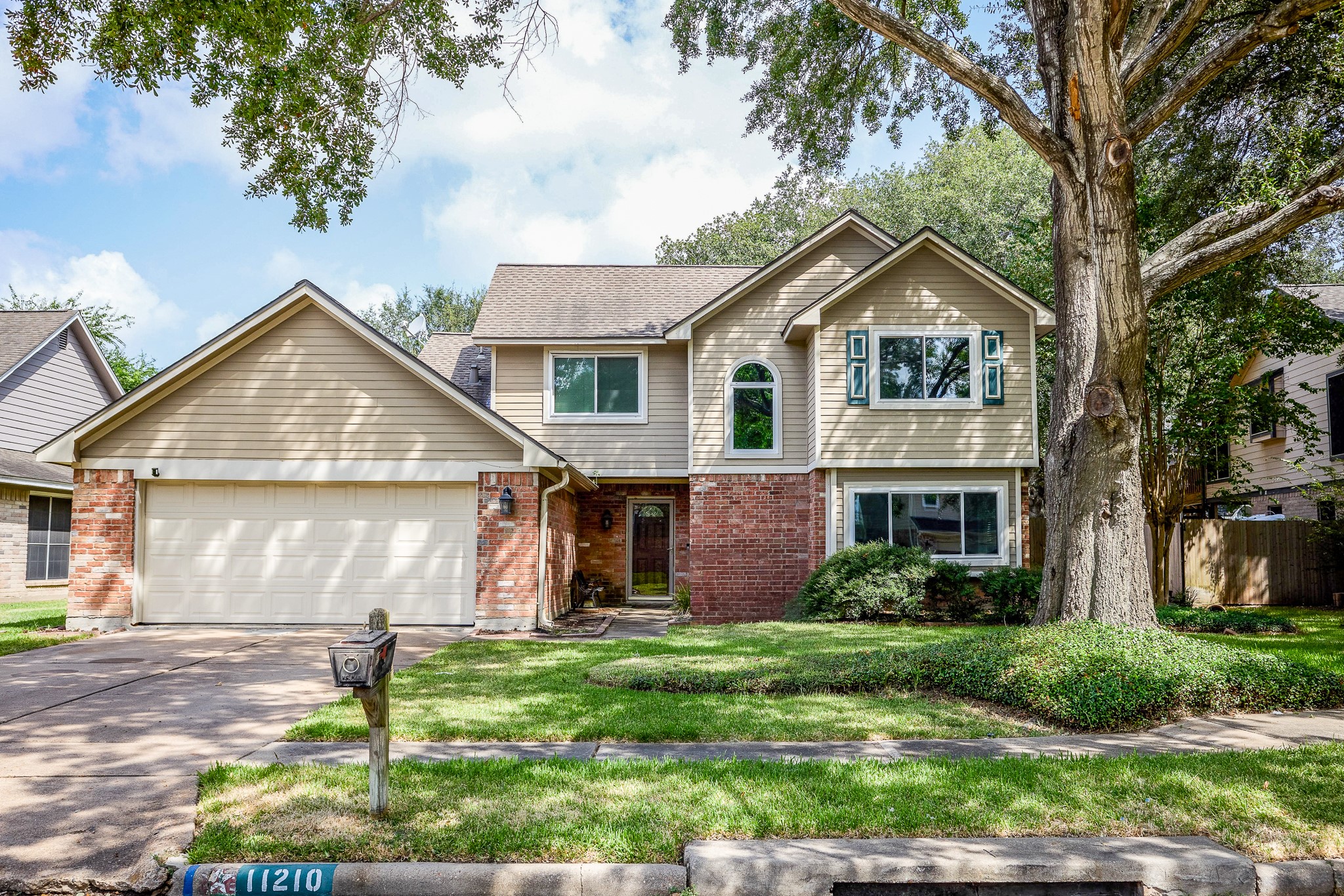 Listing photo 1