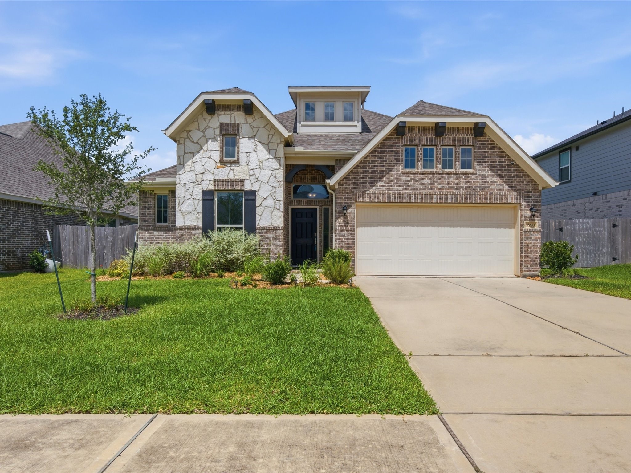Listing photo 1