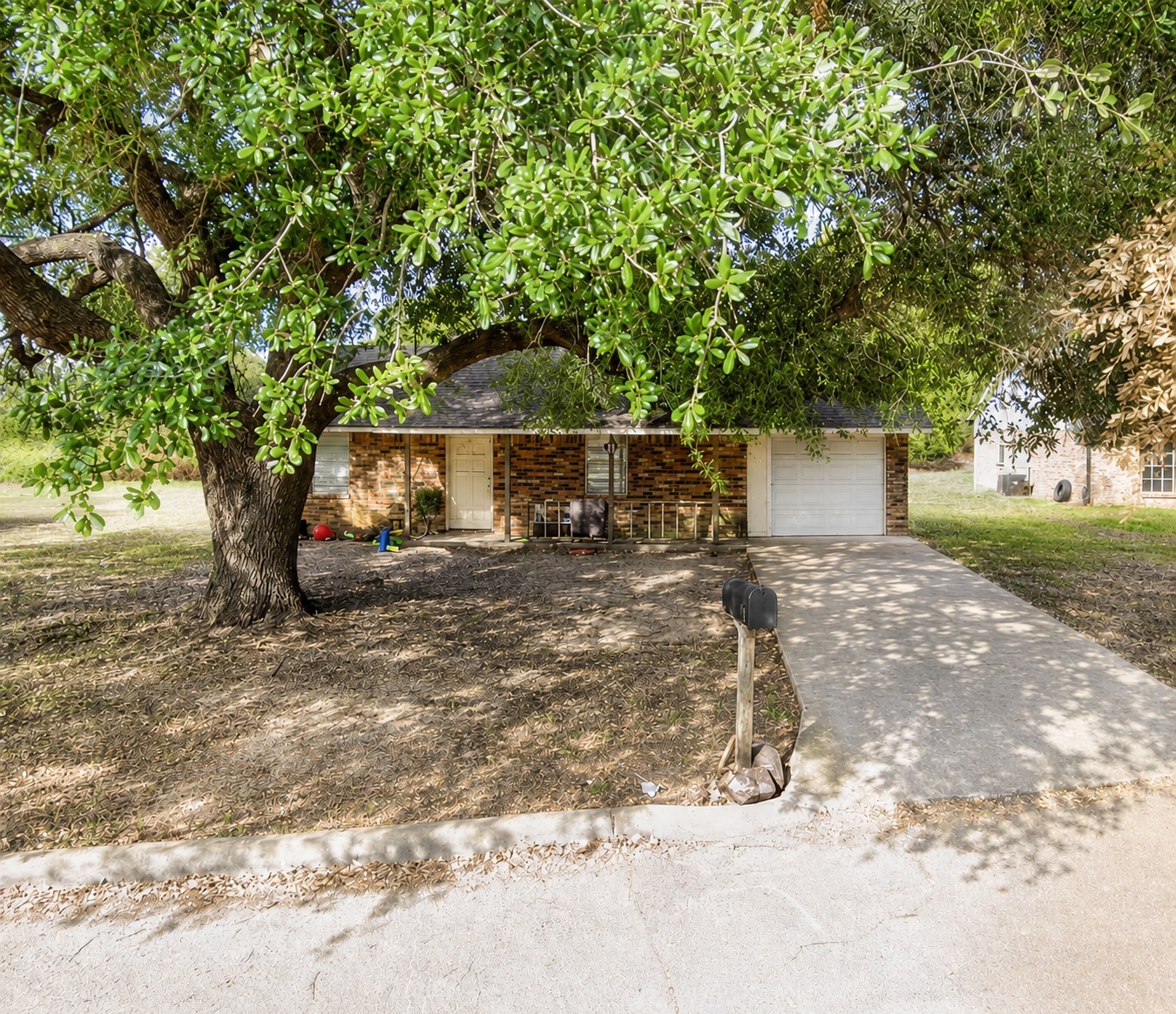 Listing photo 1