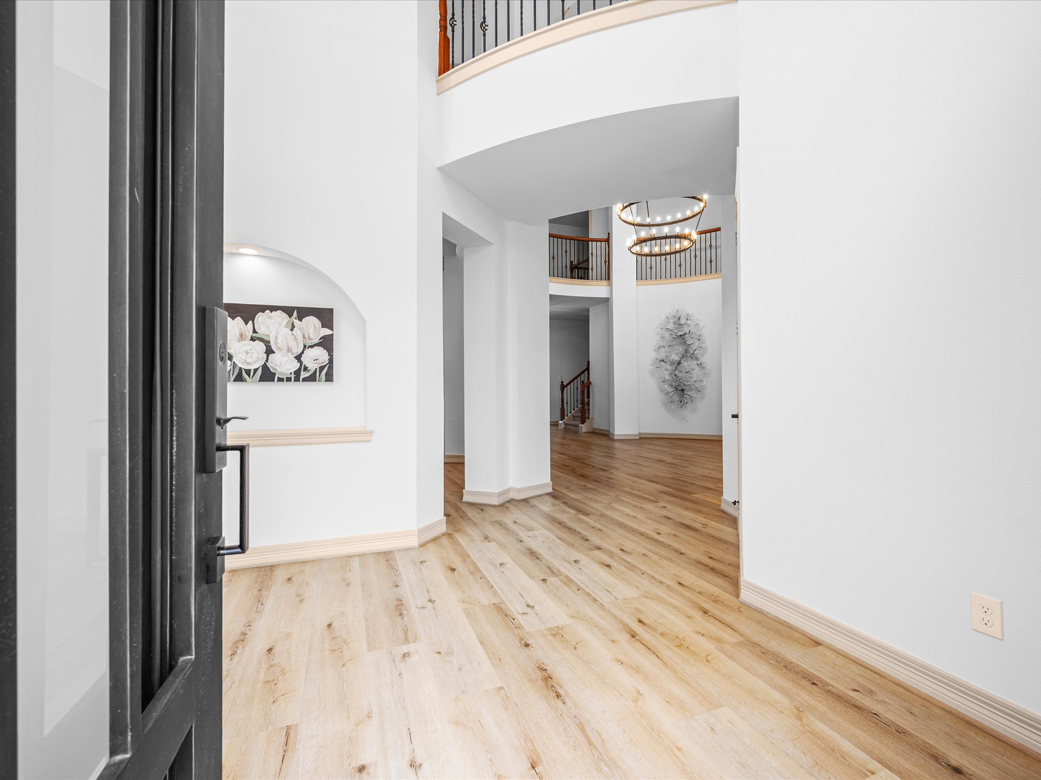 Listing photo 3