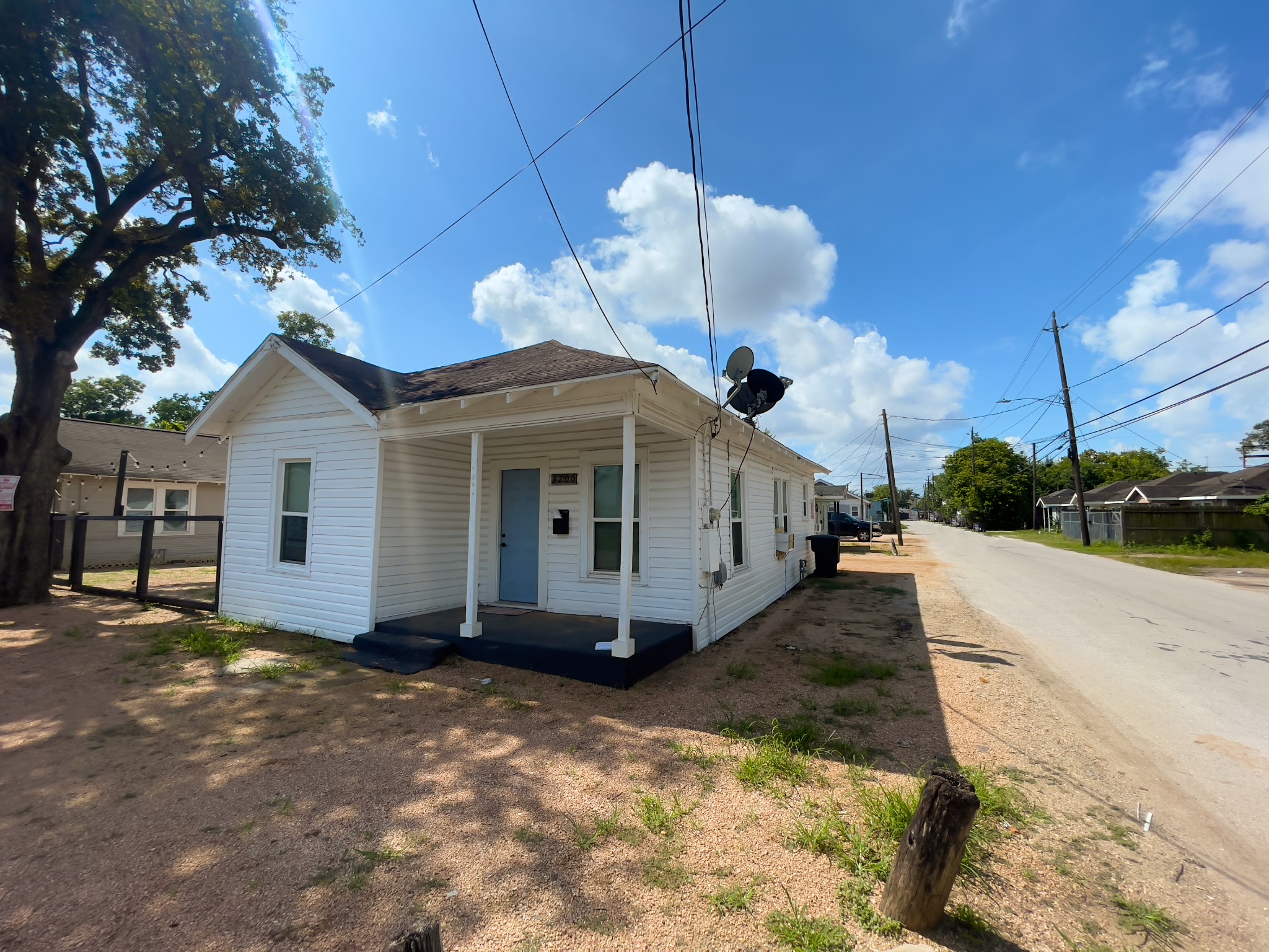Listing photo 1