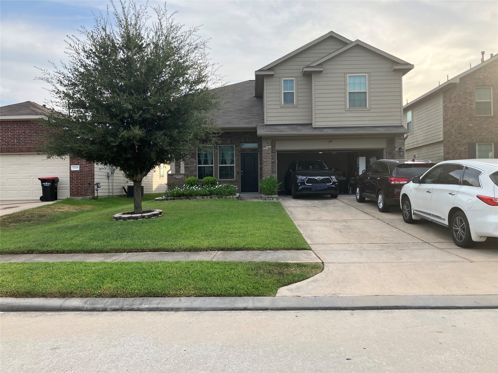 Listing photo 1