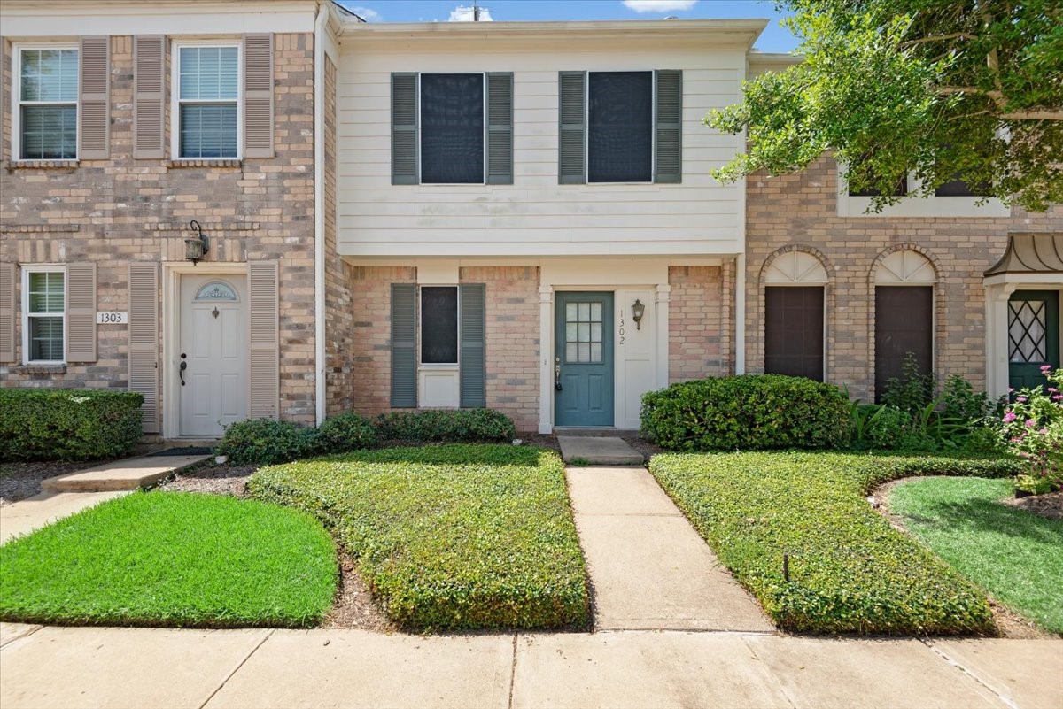 Listing photo 1