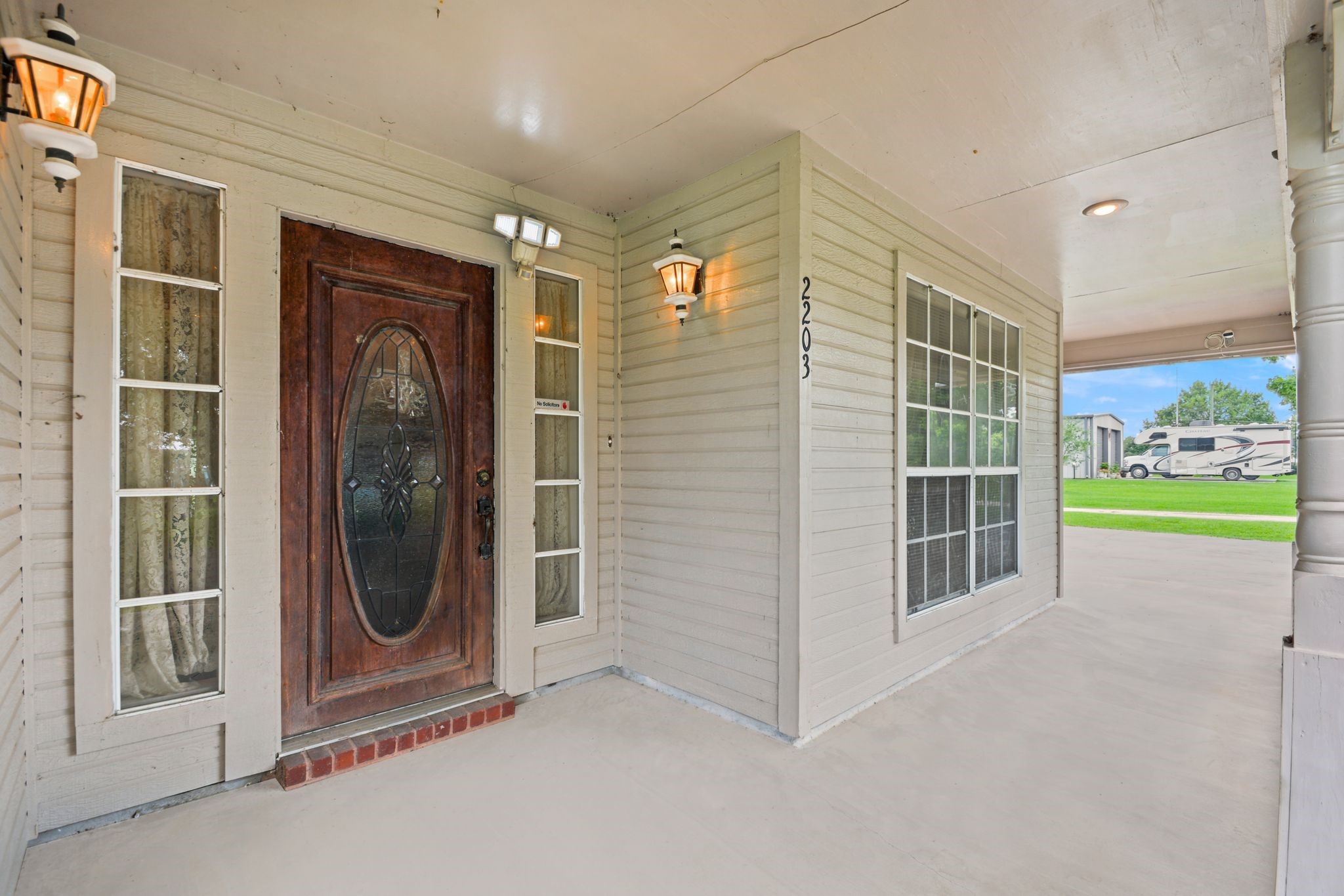 Listing photo 1