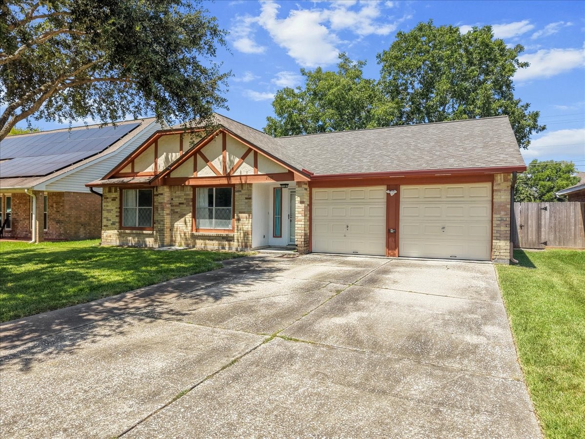 Listing photo 1