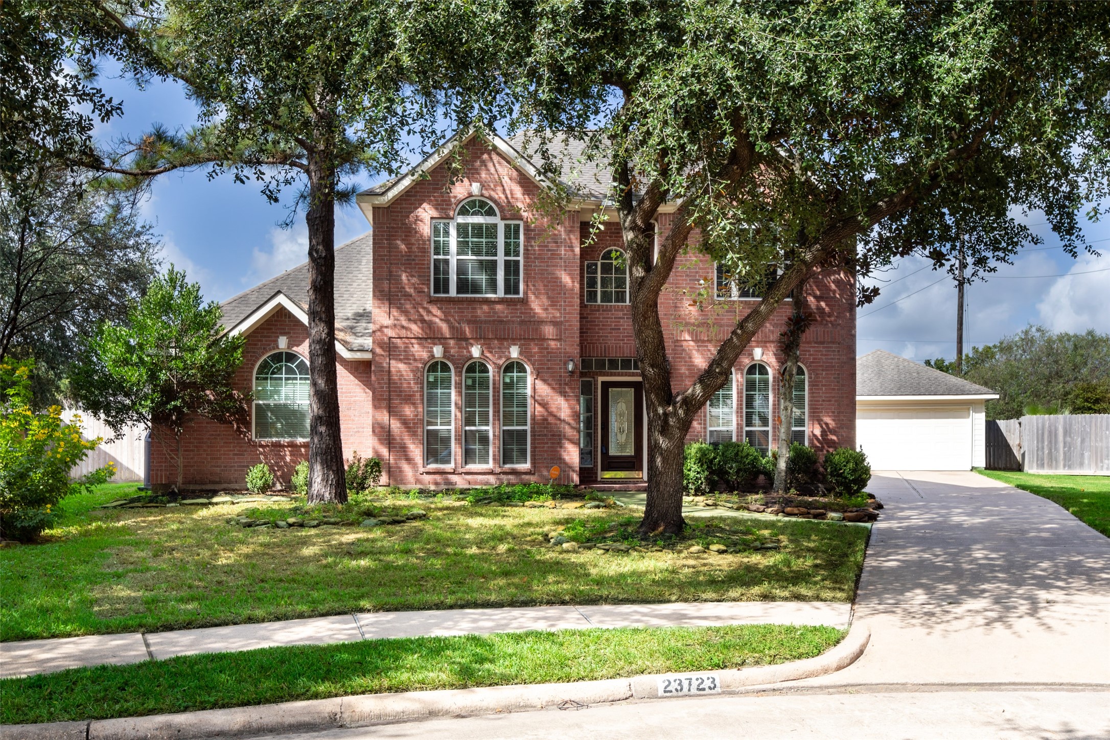Listing photo 1