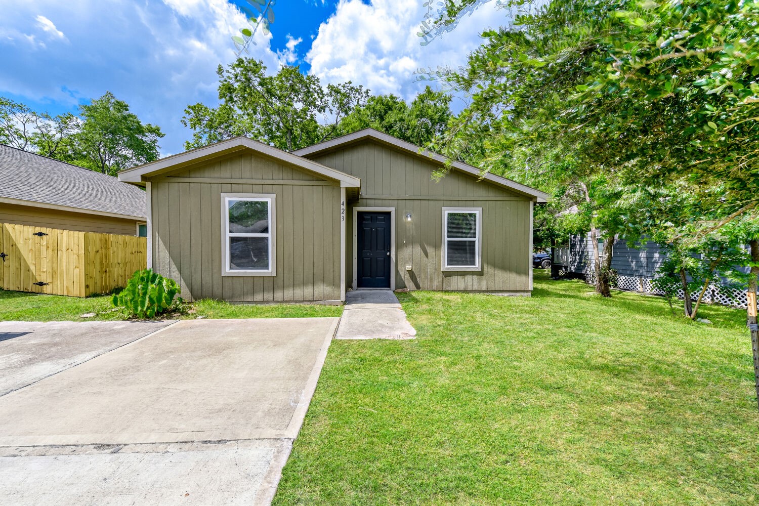 Listing photo 1