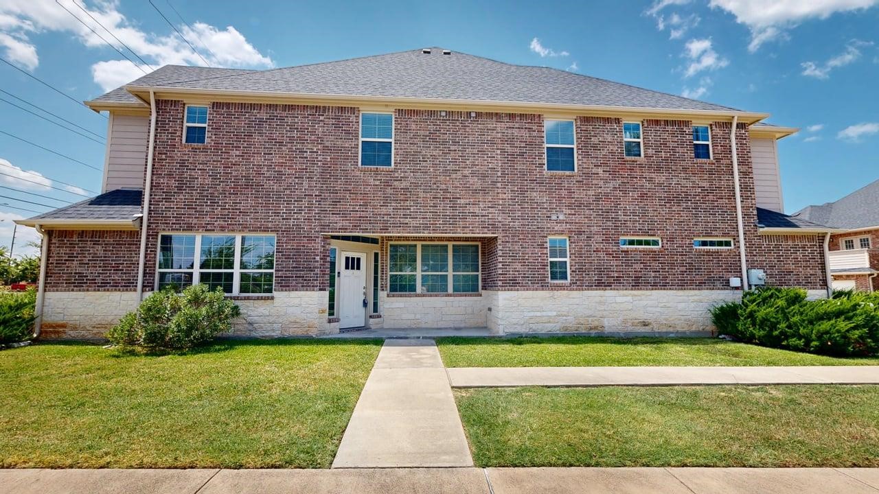 Listing photo 3