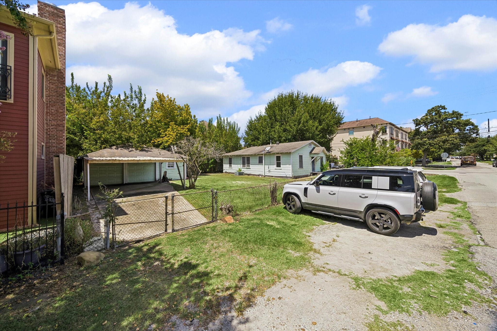 Listing photo 5