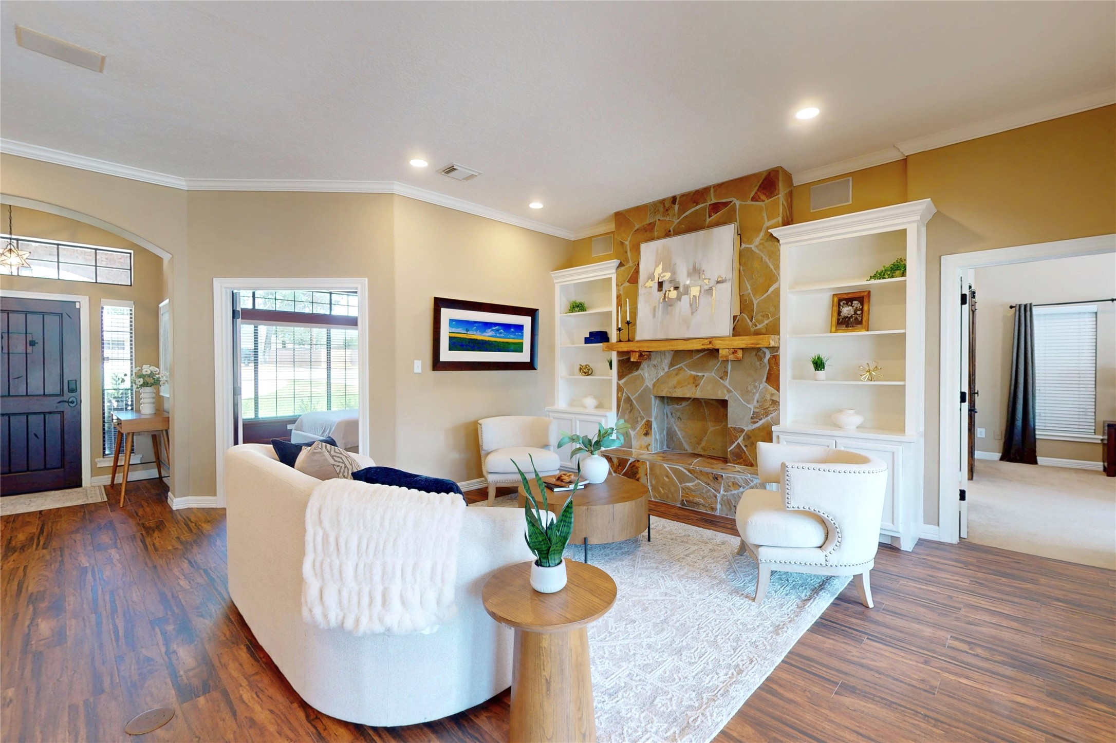 Listing photo 3