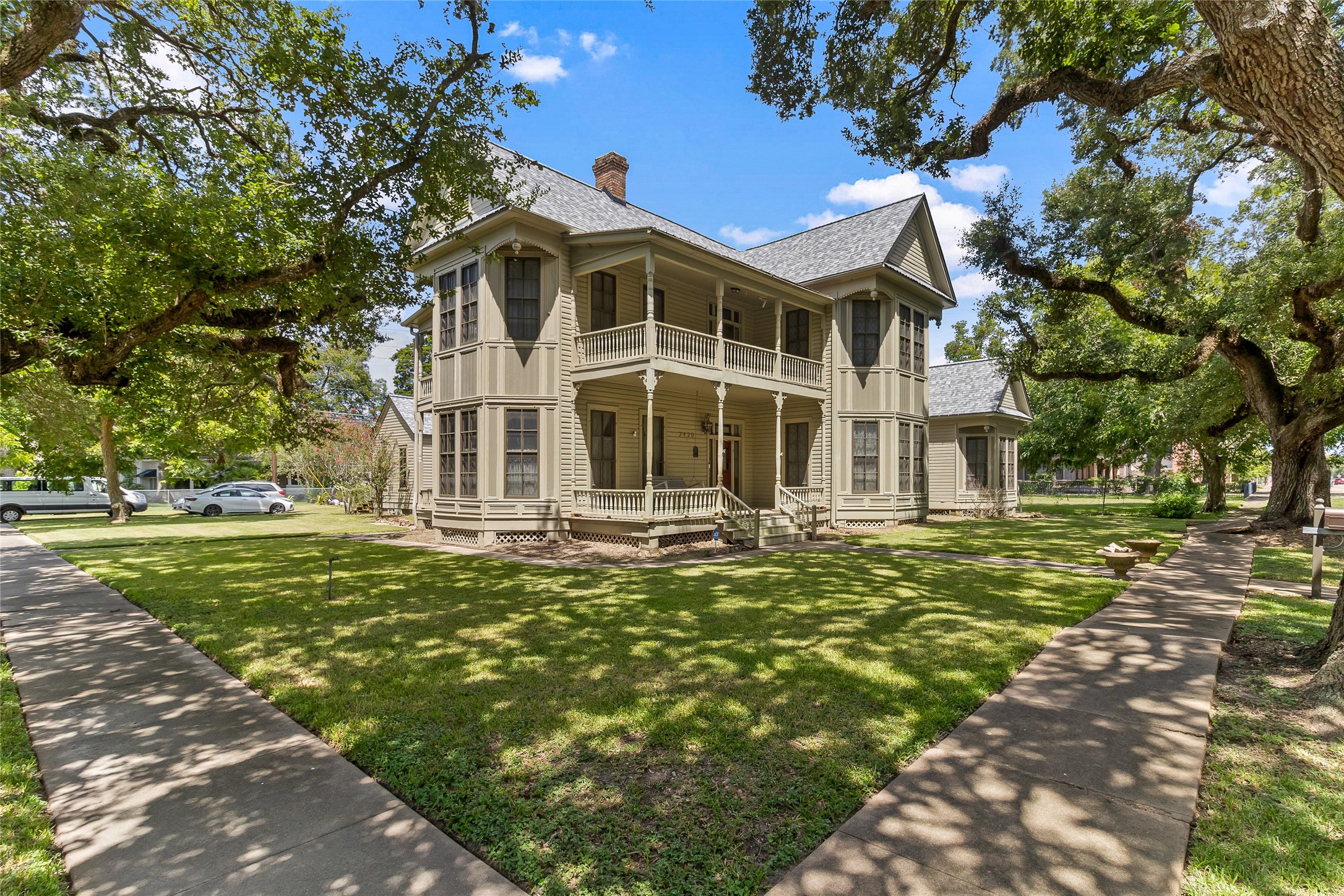 Listing photo 1