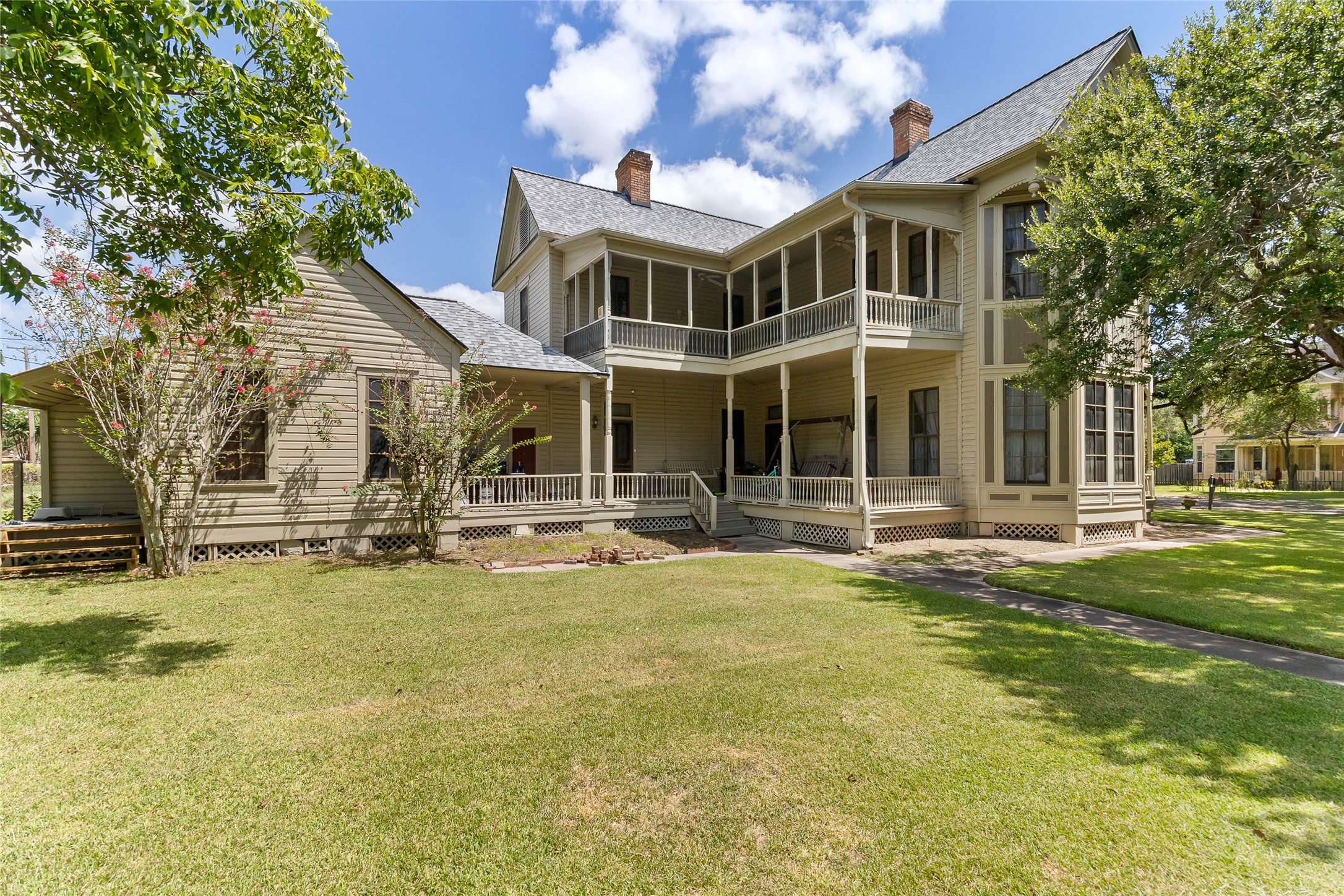 Listing photo 1
