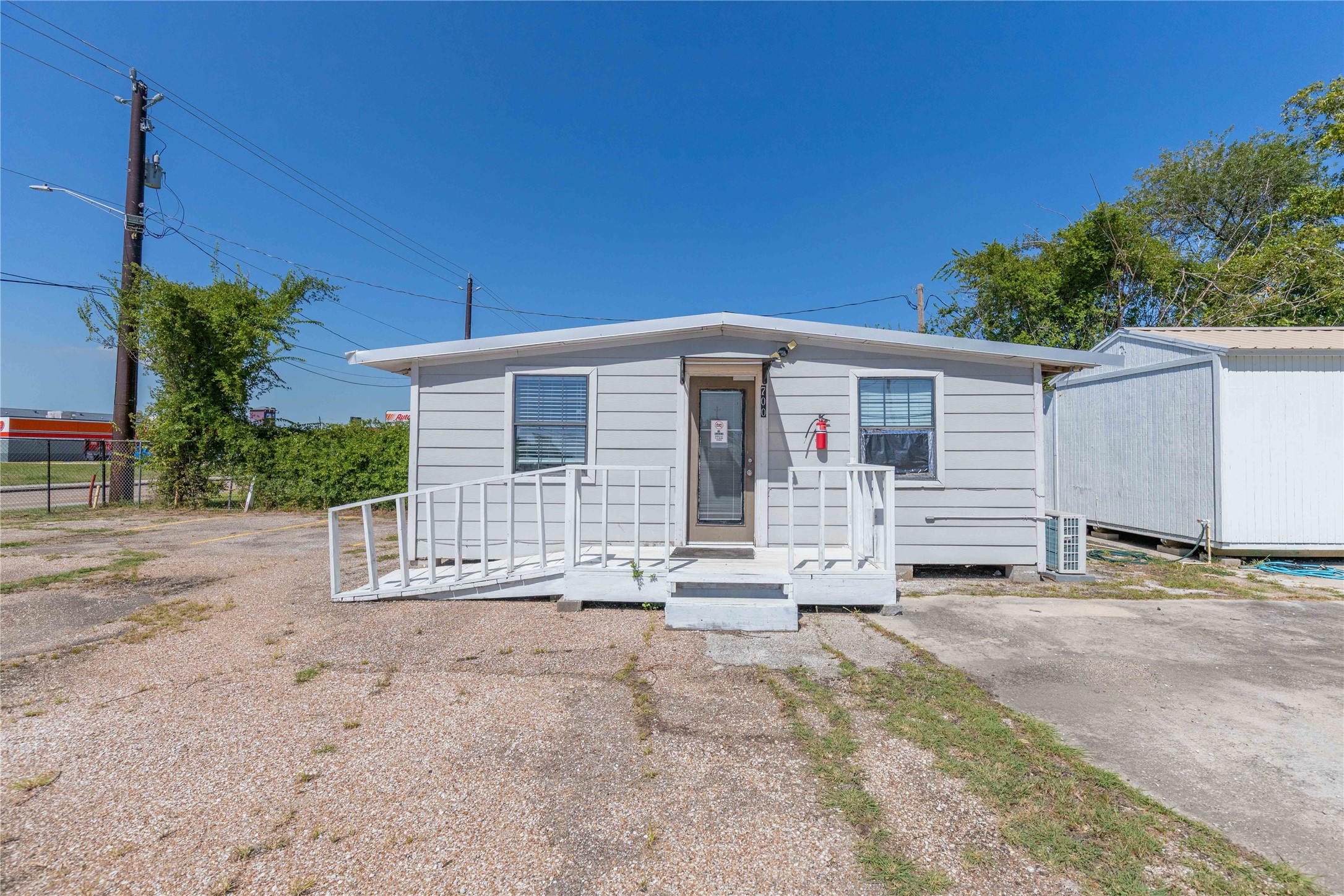 Listing photo 5