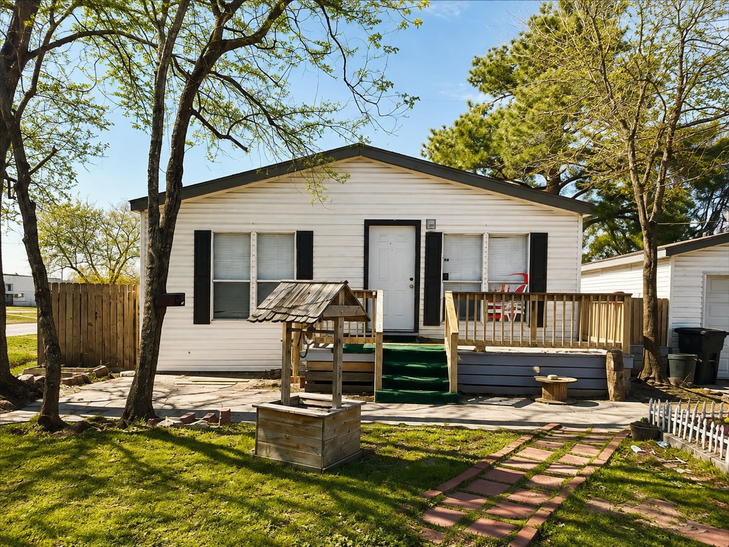 Listing photo 1