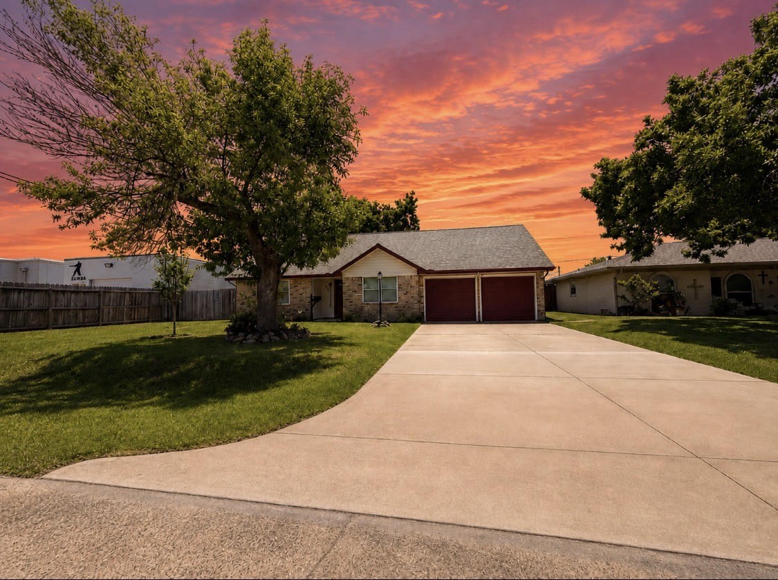 Listing photo 1