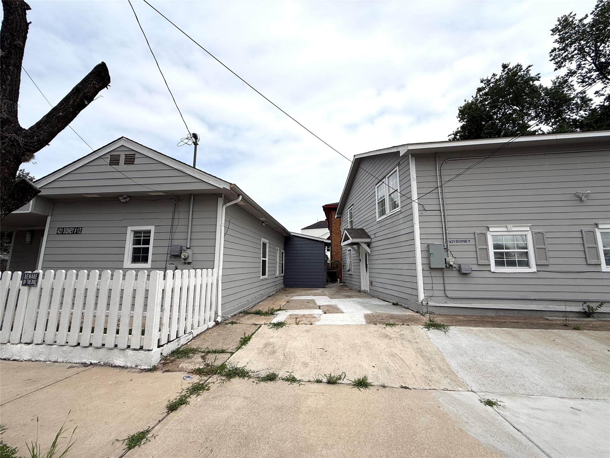 Listing photo 2