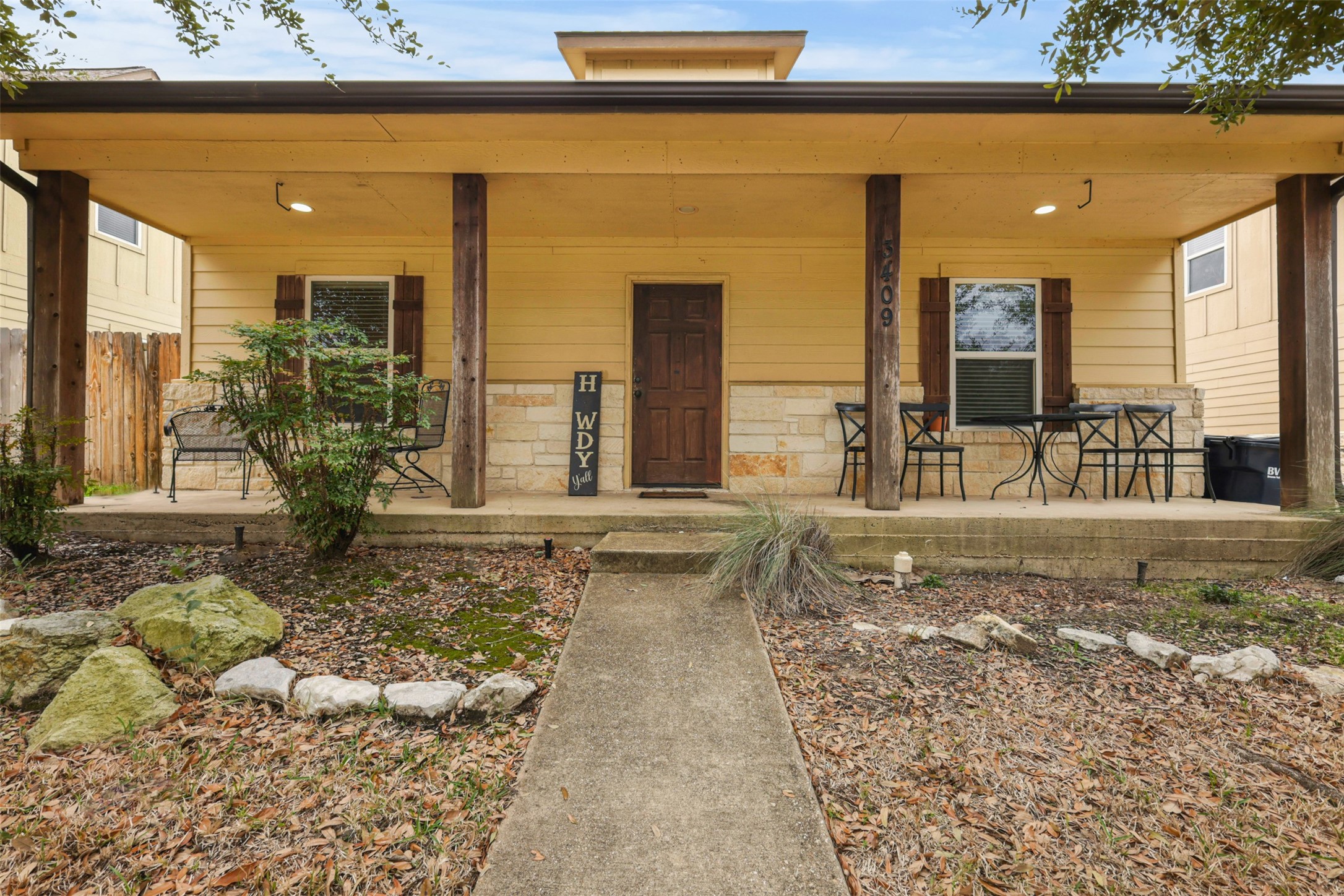 Listing photo 2