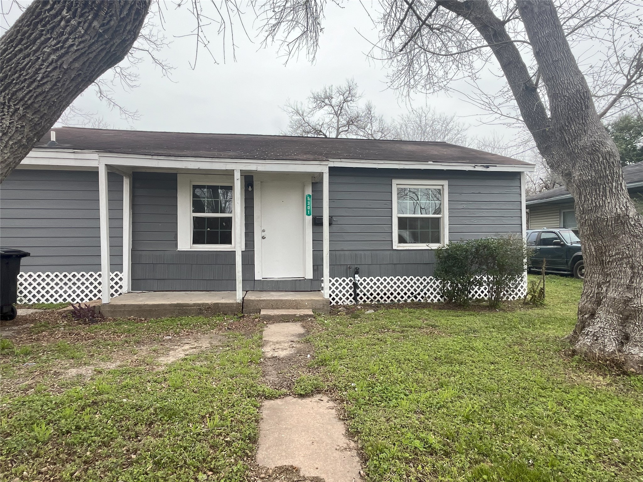 Listing photo 1