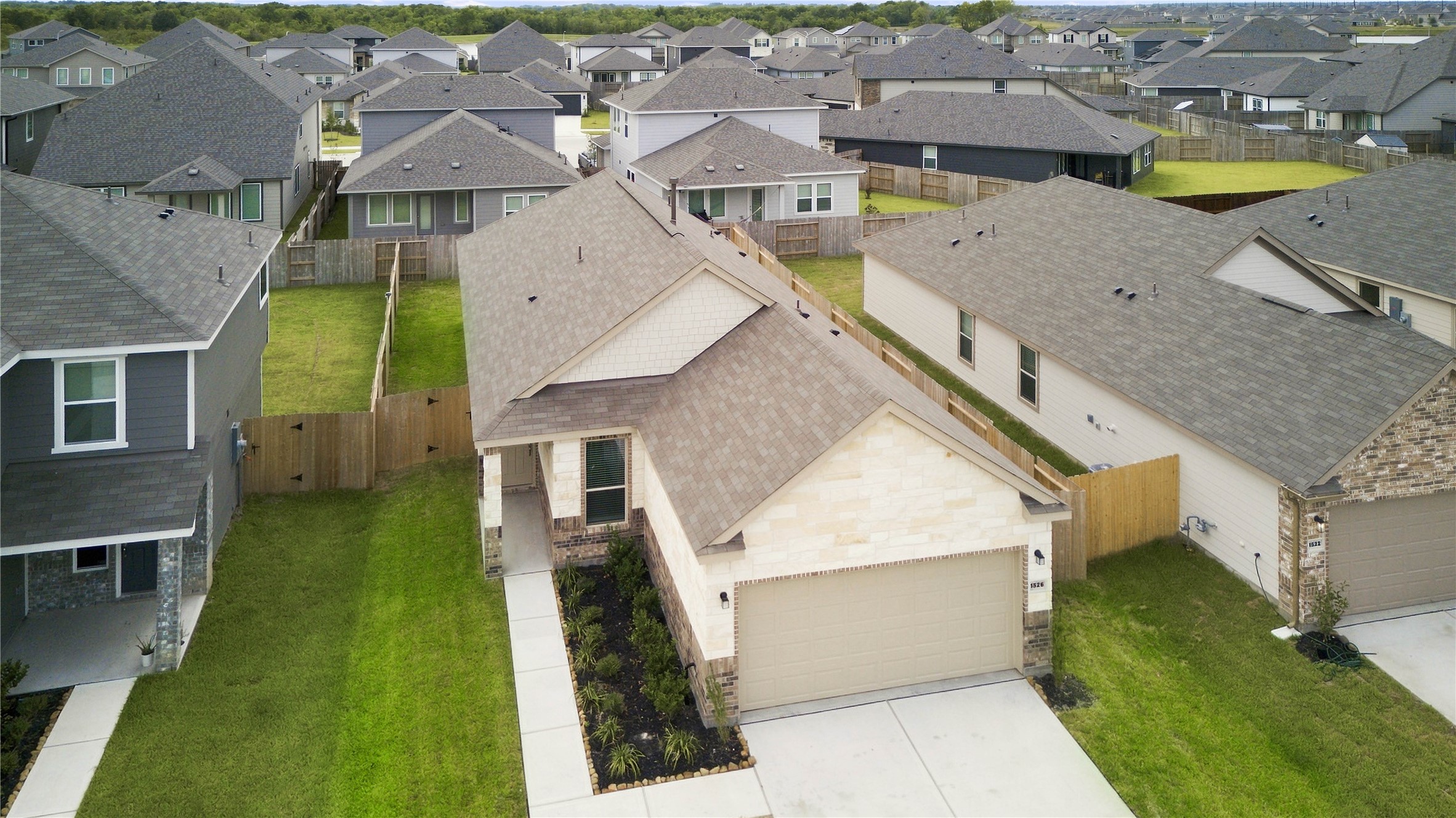 Listing photo 3