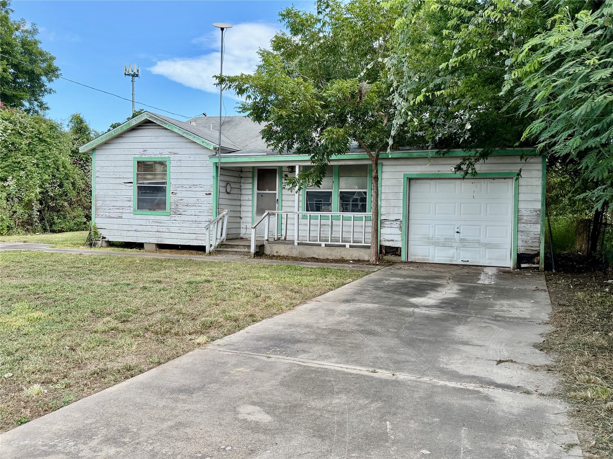 Listing photo 3