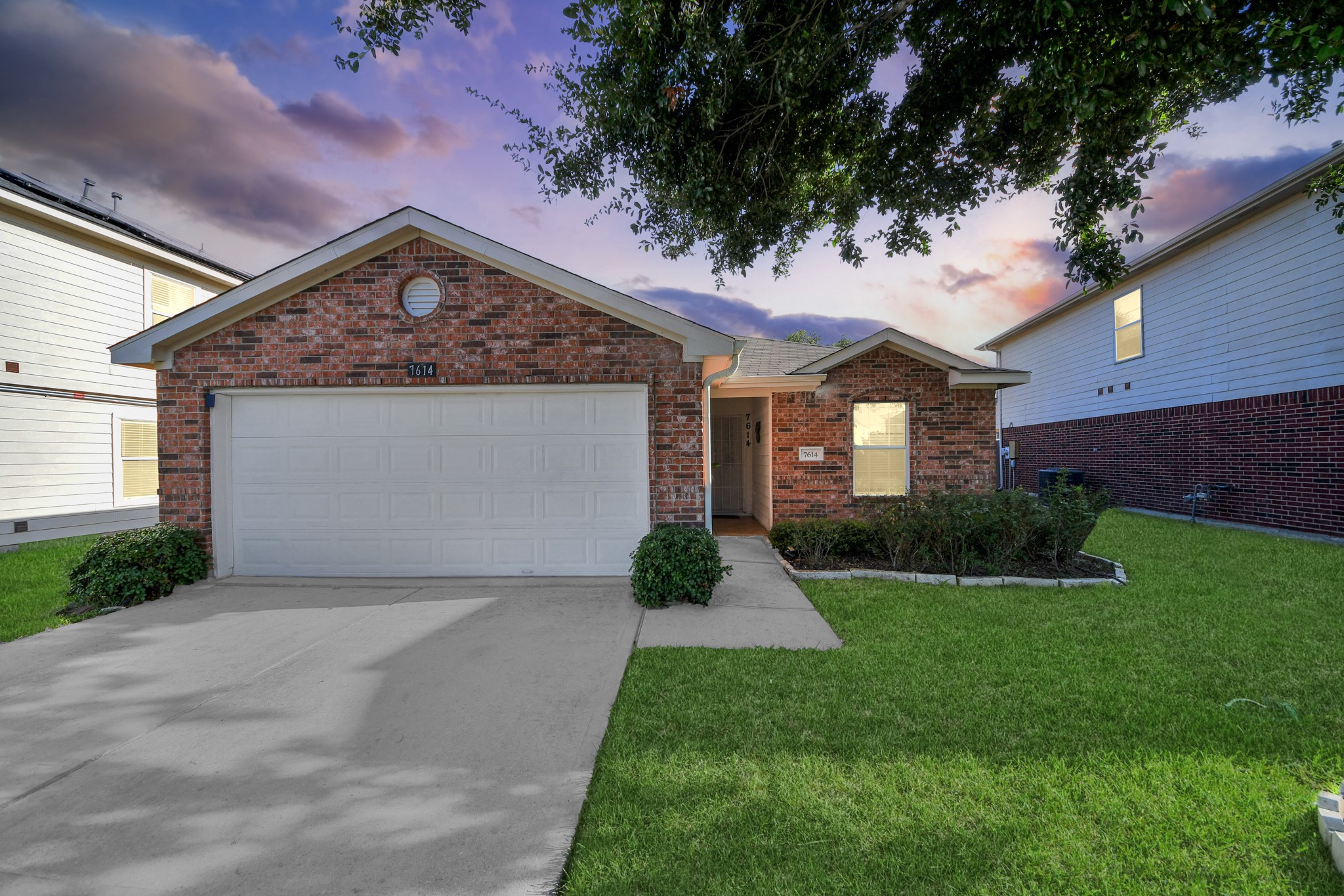 Listing photo 1