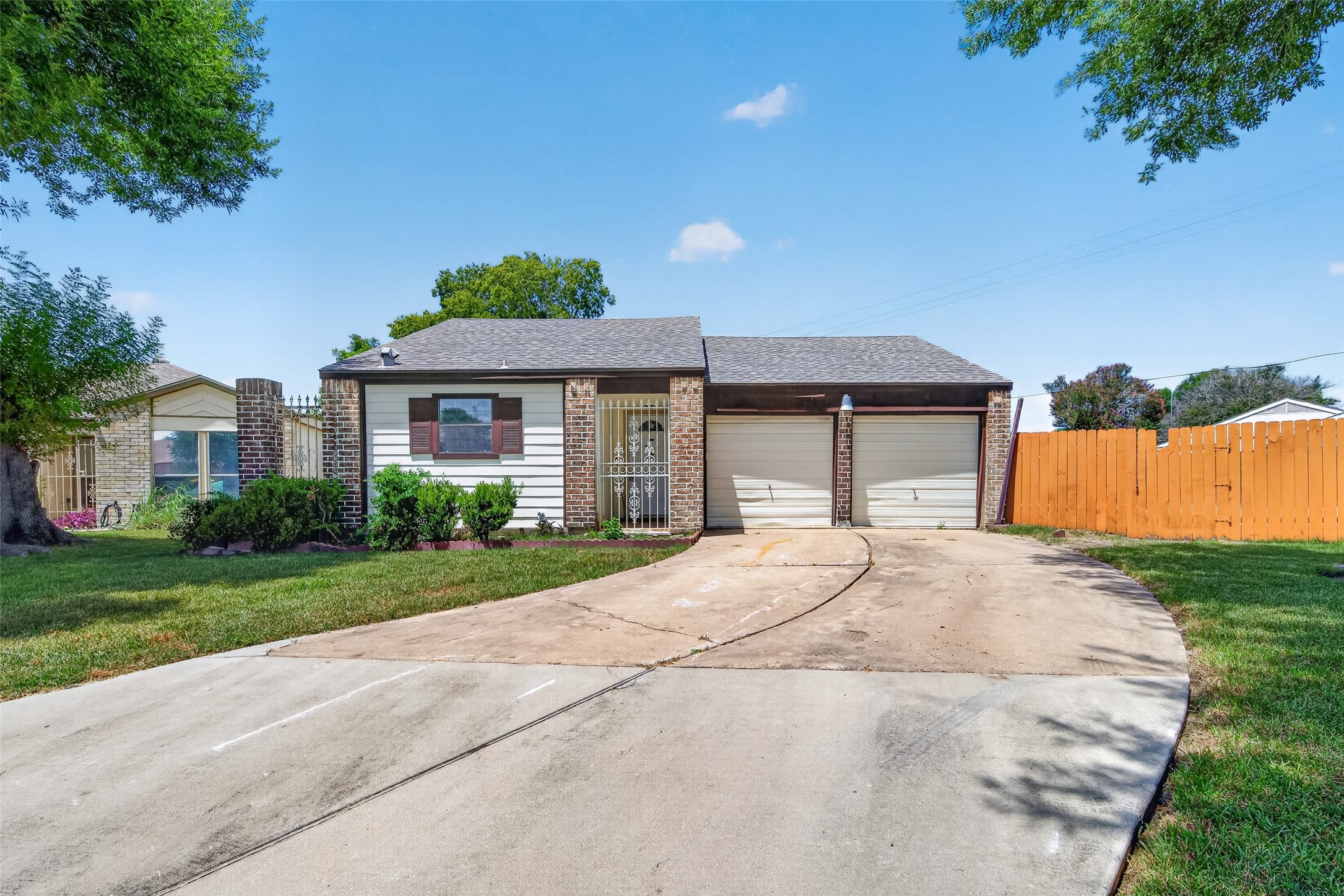 Listing photo 1