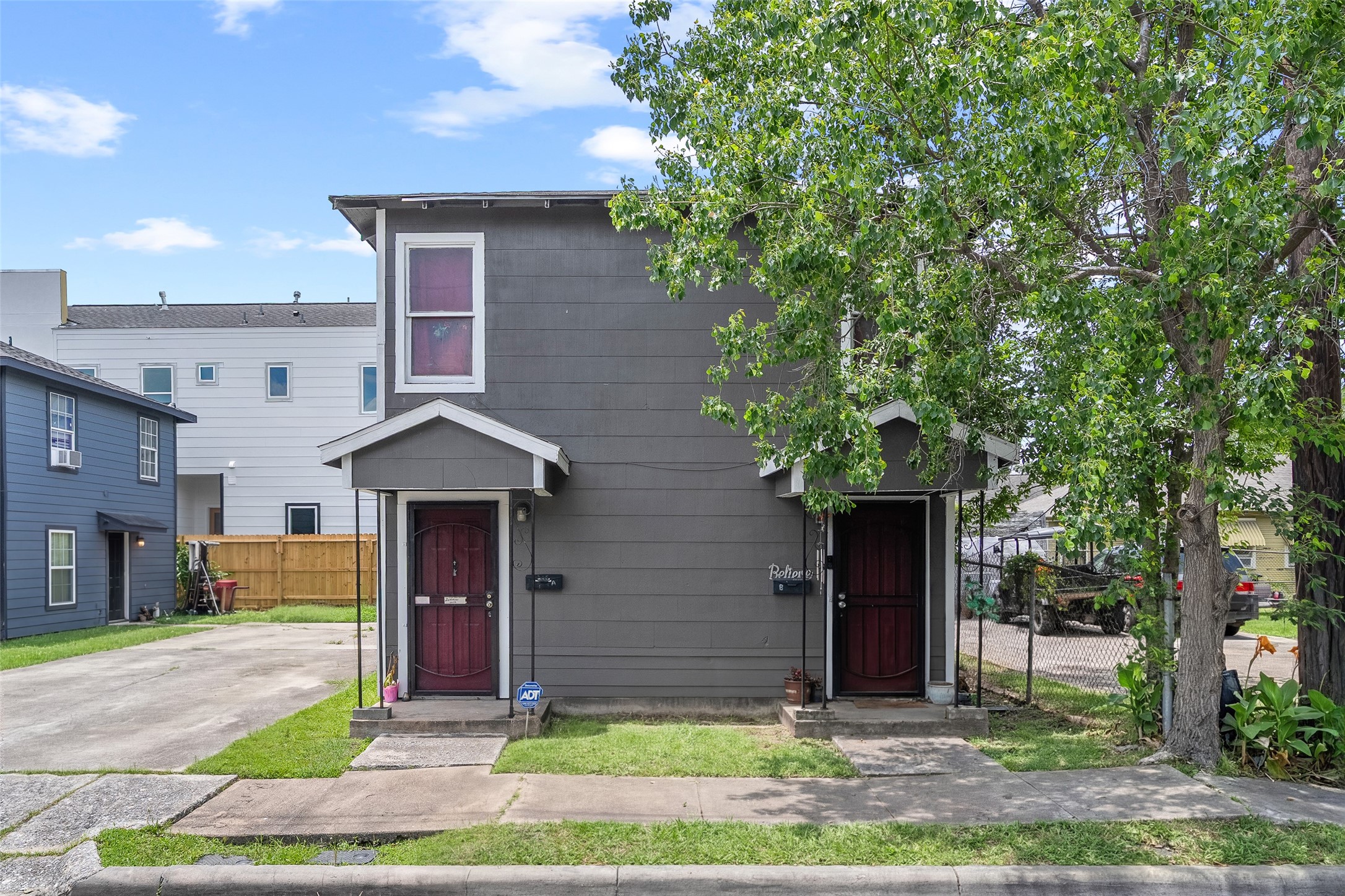 Listing photo 1