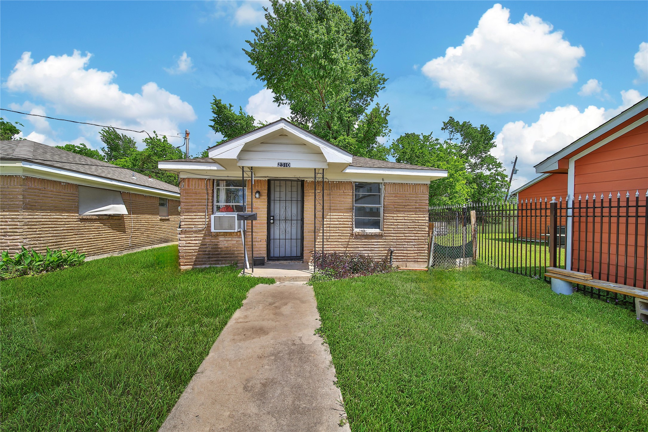Listing photo 1