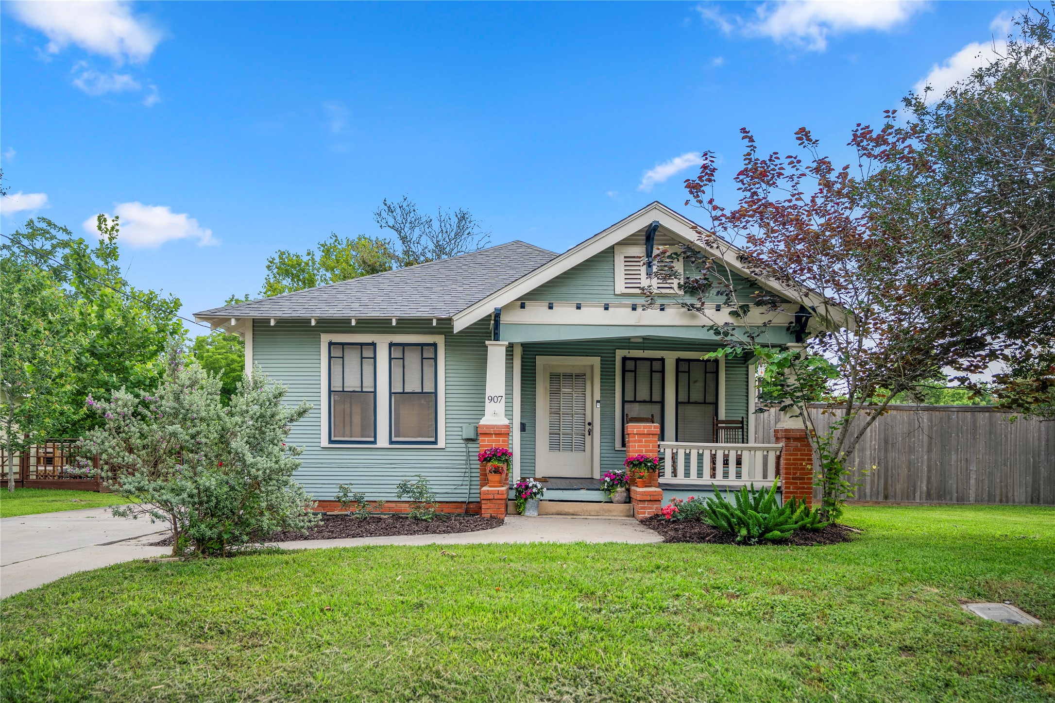 Listing photo 1