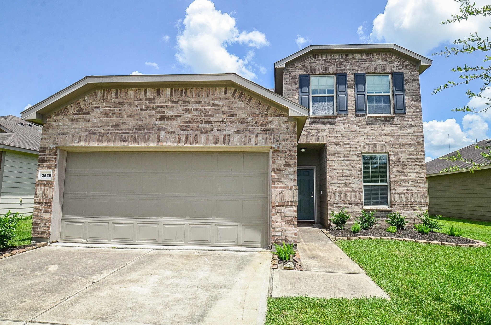 Listing photo 2