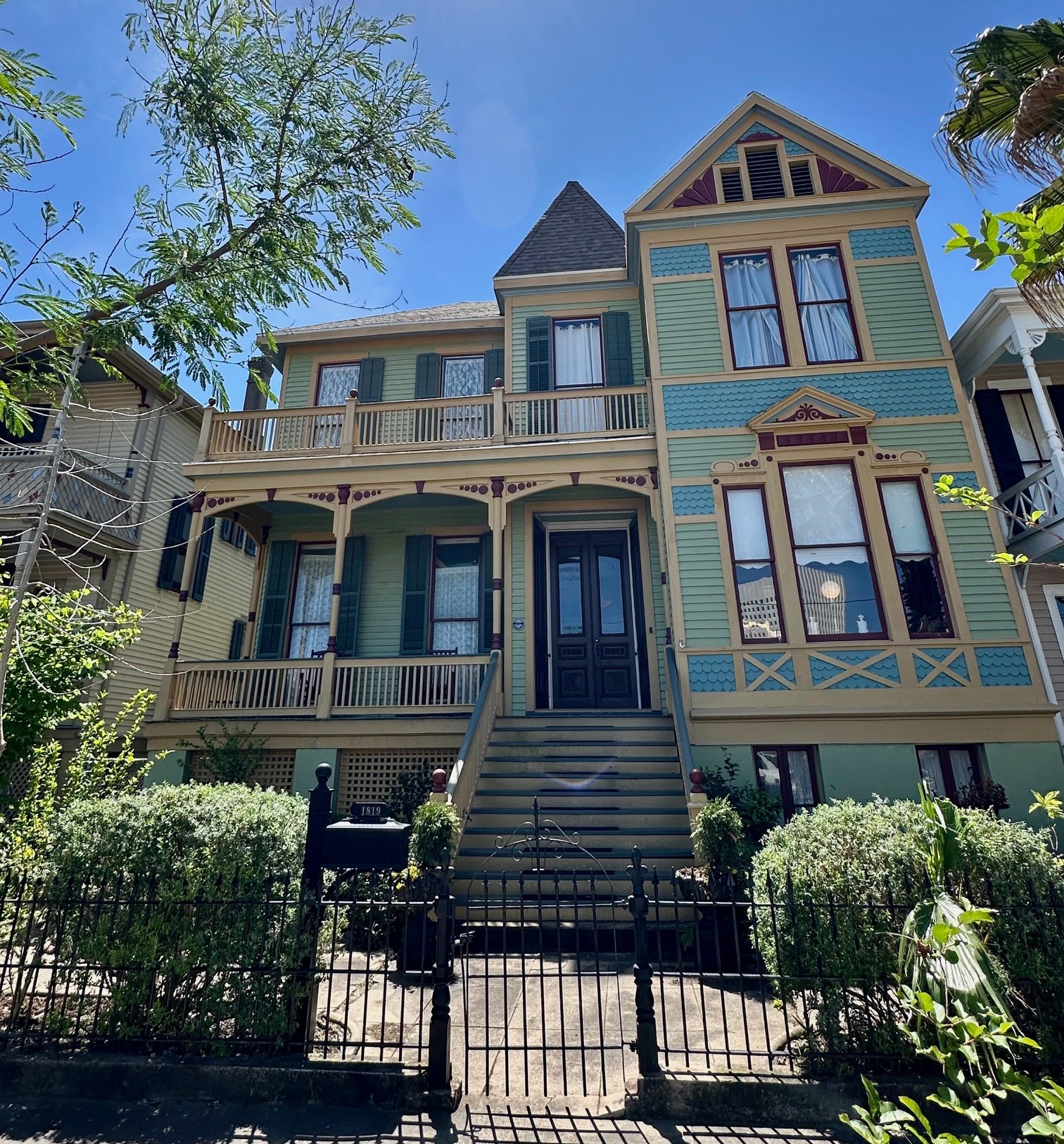 Listing photo 1