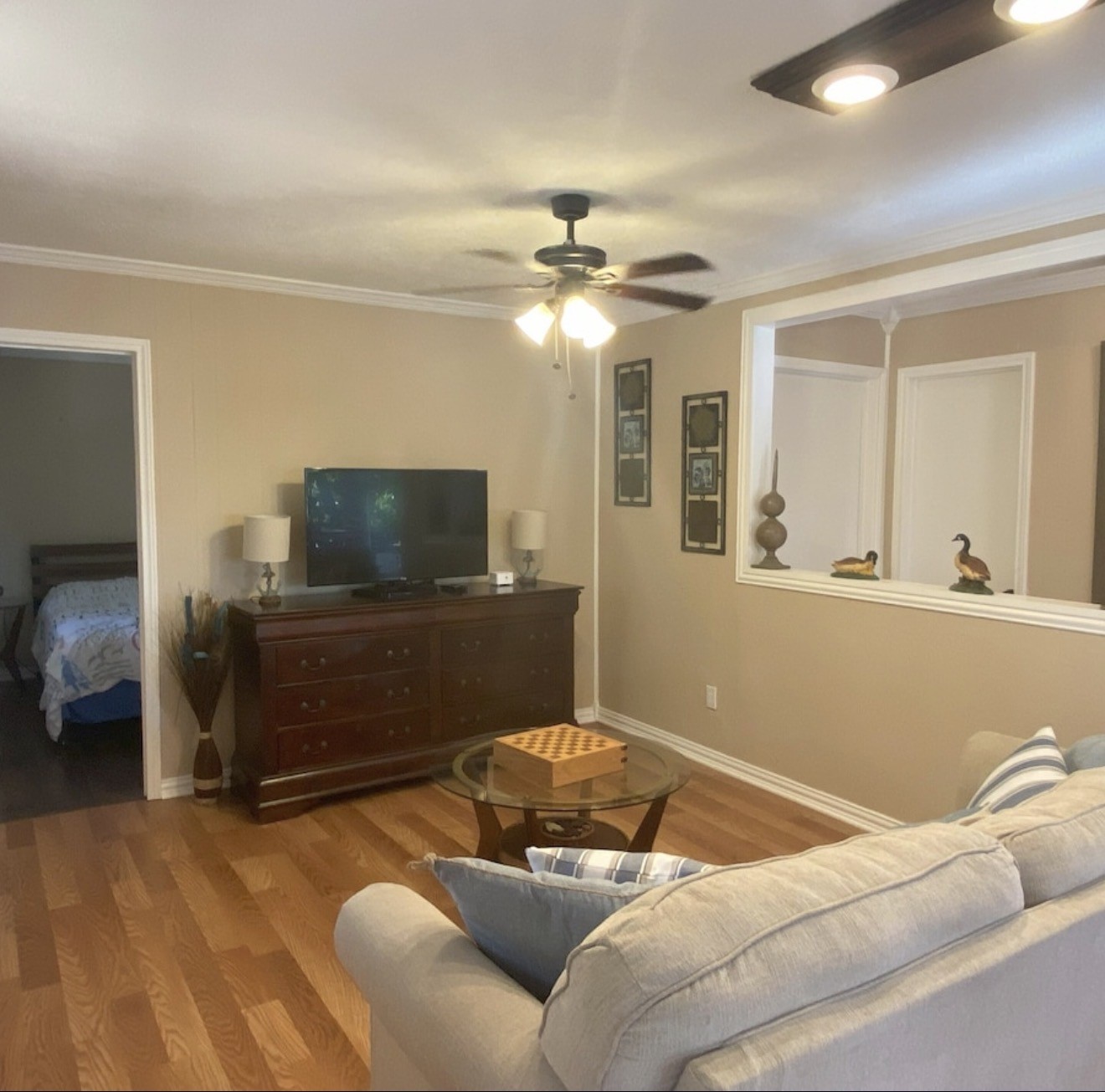 Listing photo 3