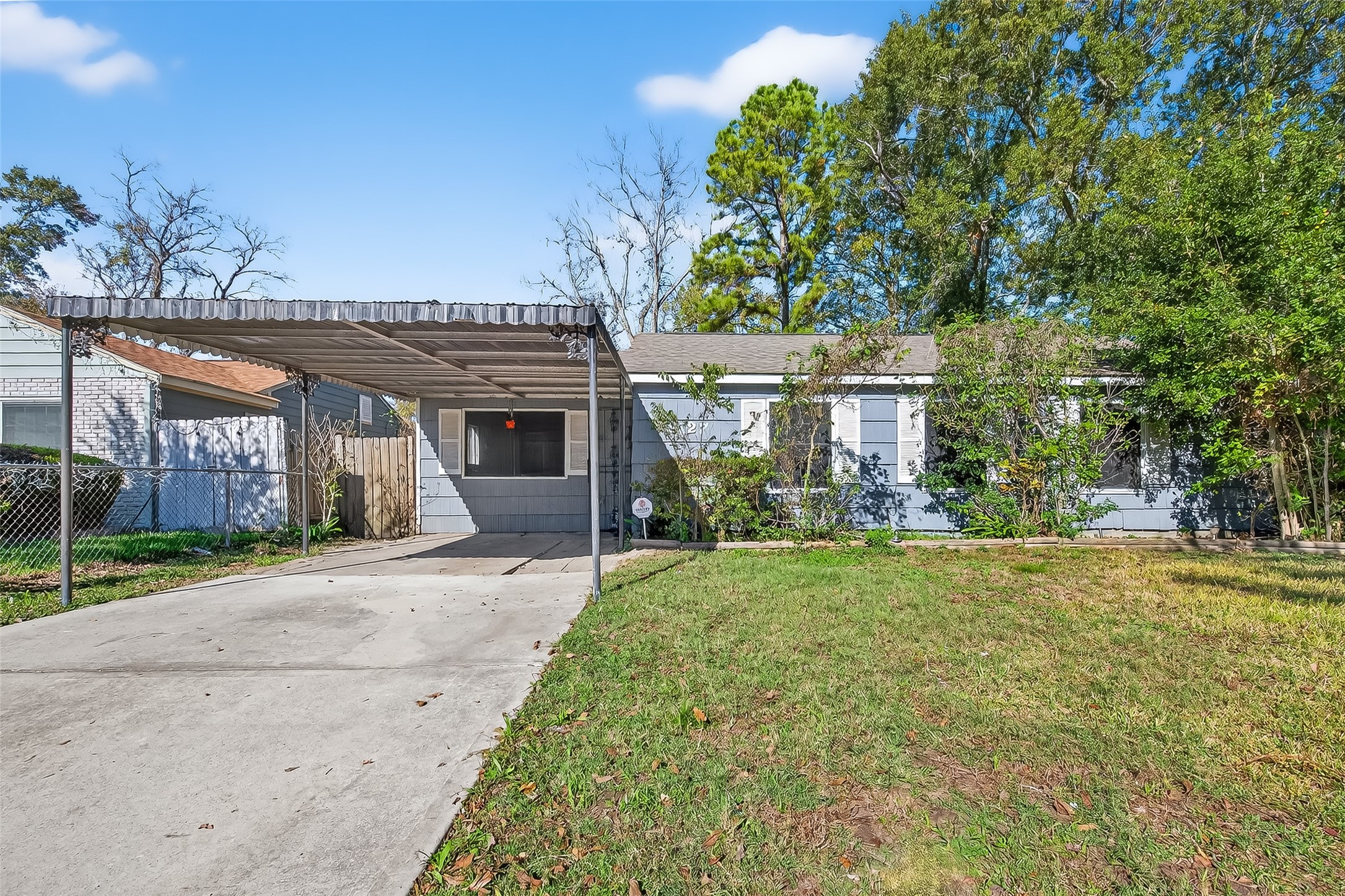 Listing photo 1