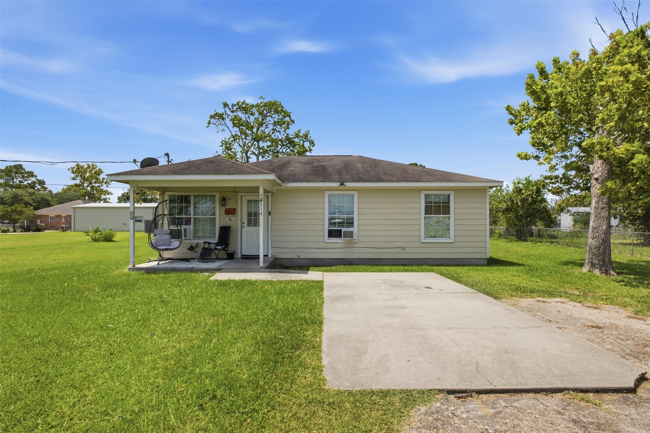 Listing photo 1
