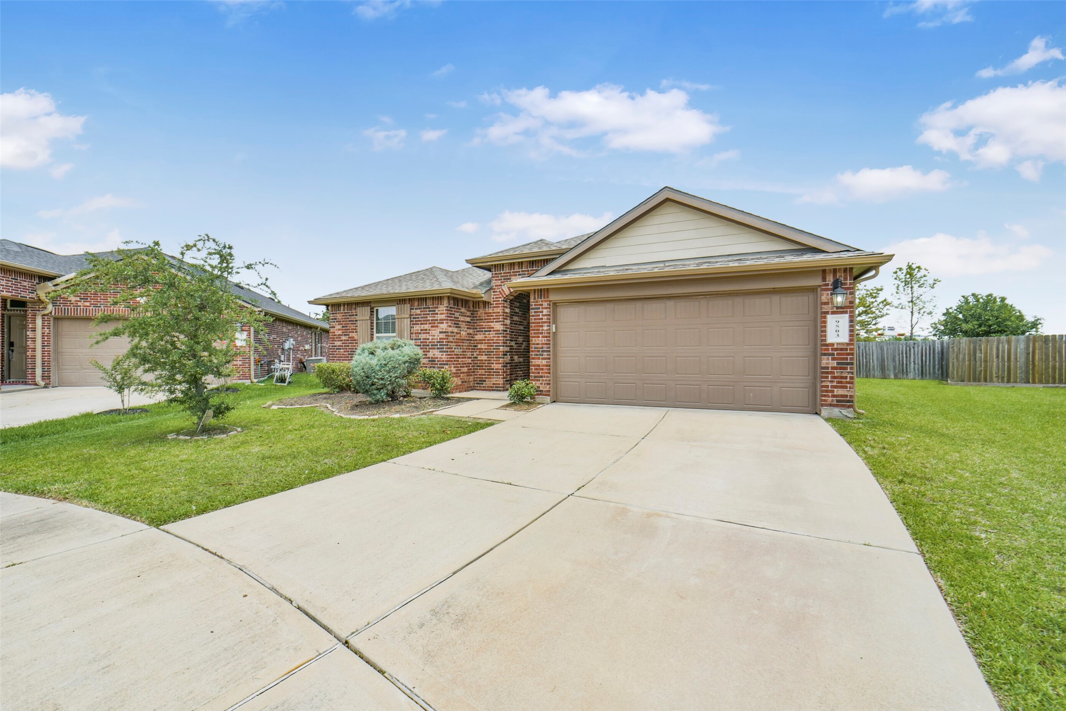 Listing photo 1
