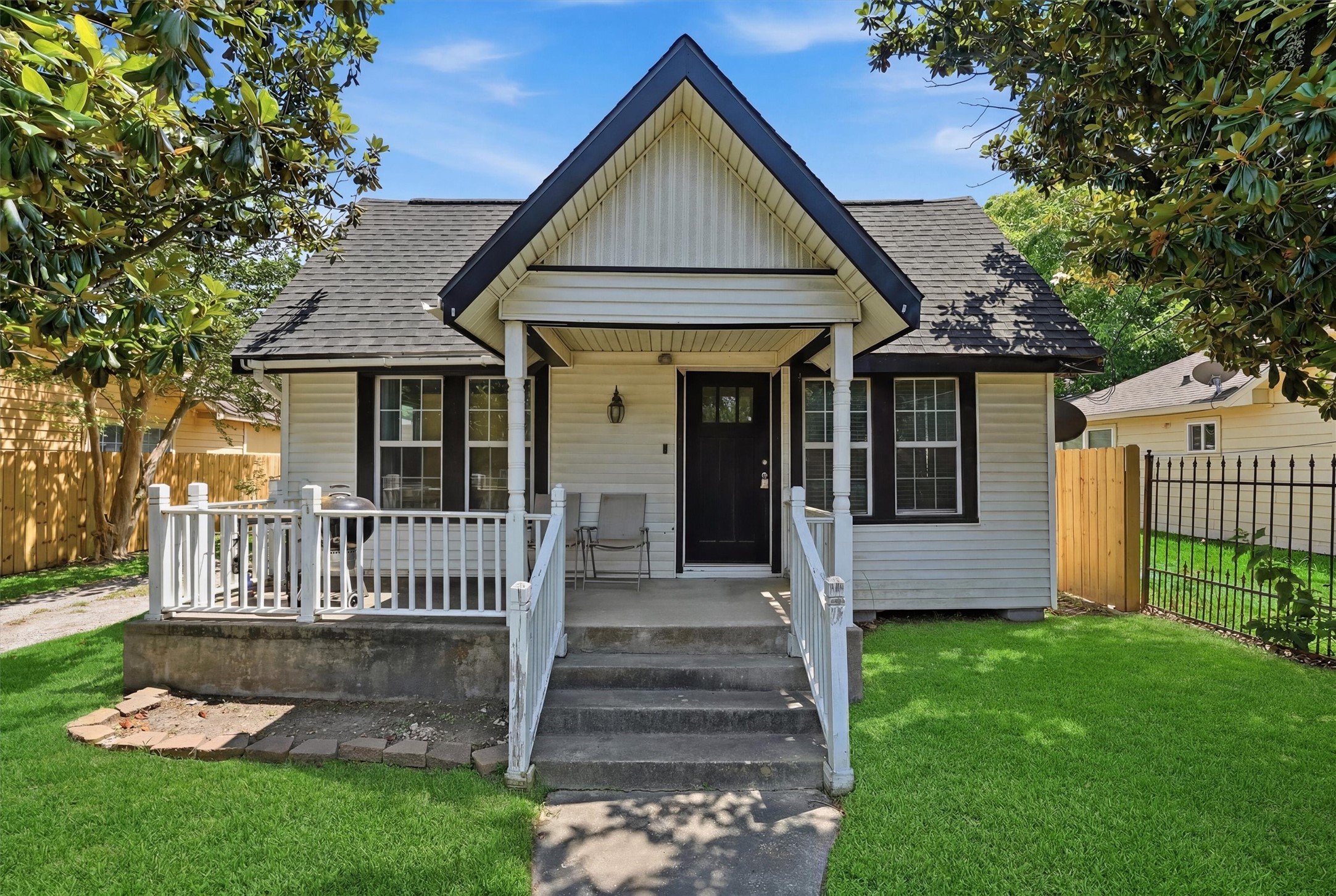 Listing photo 1