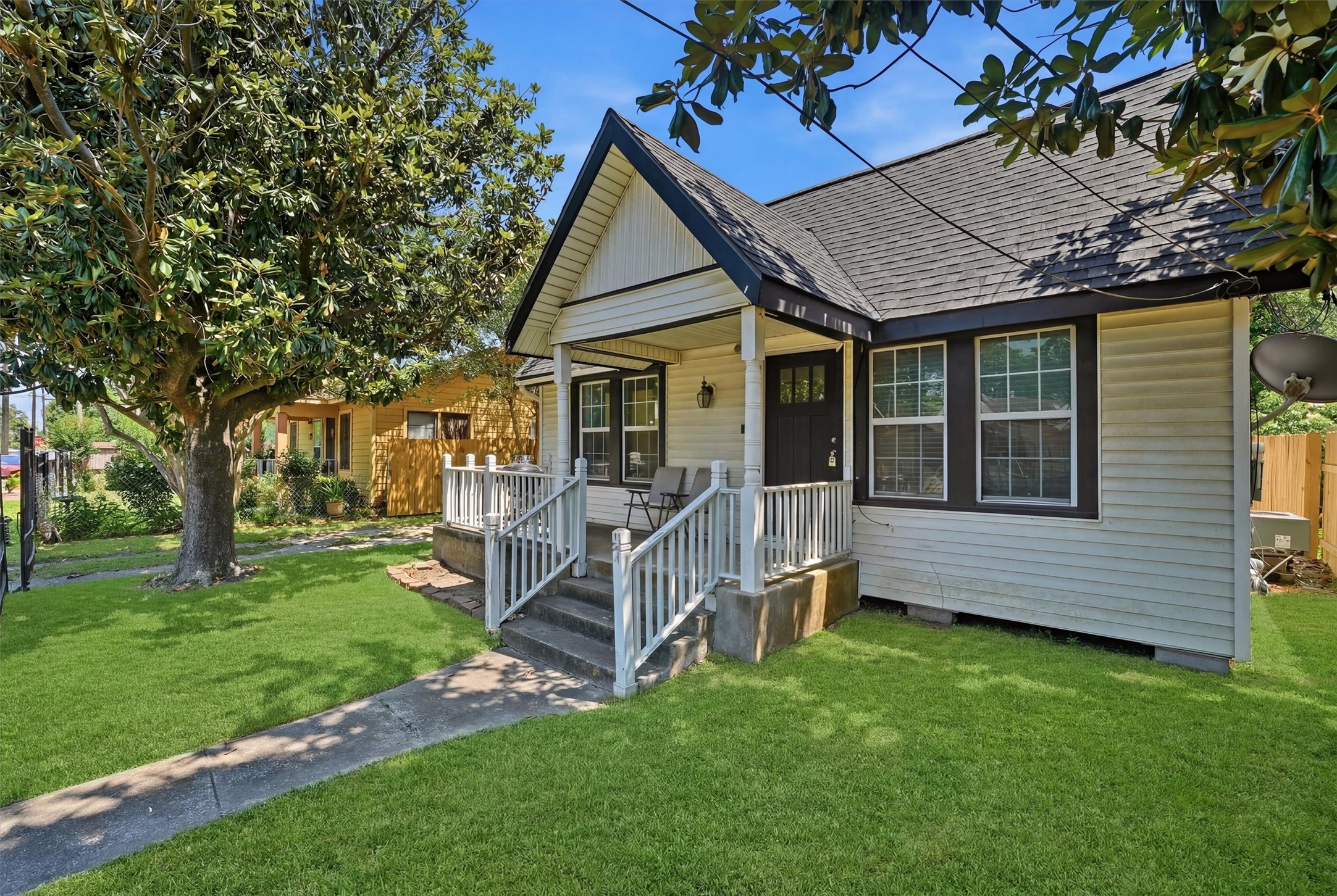 Listing photo 1