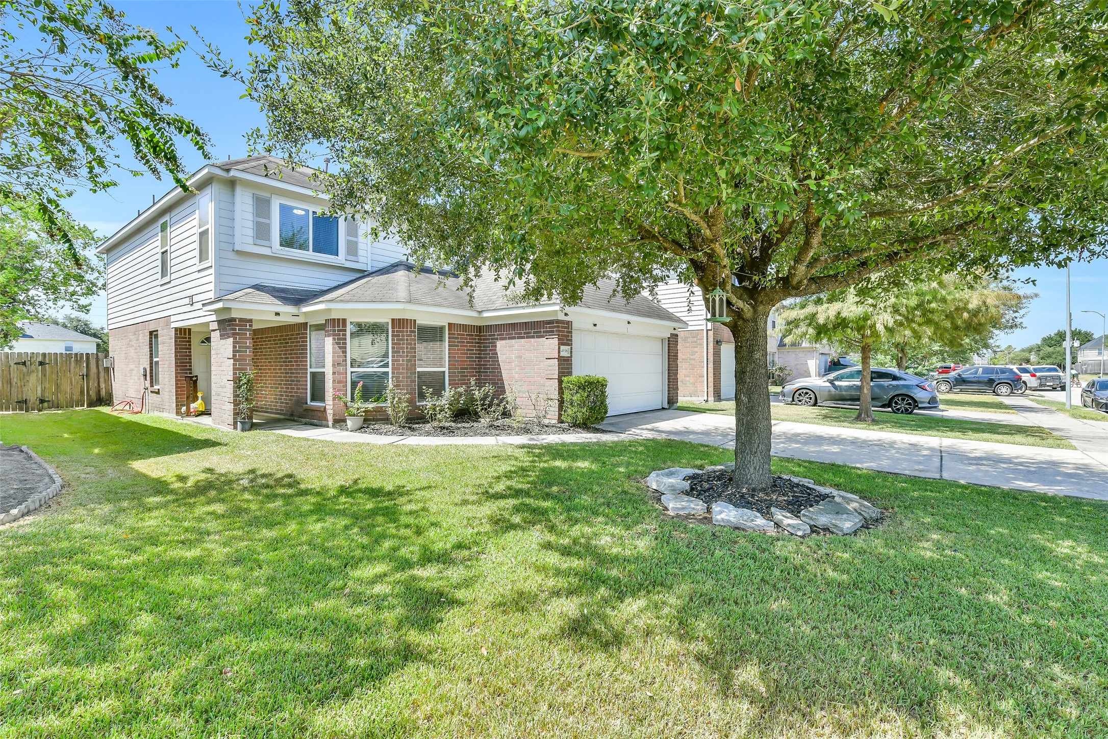 Listing photo 1