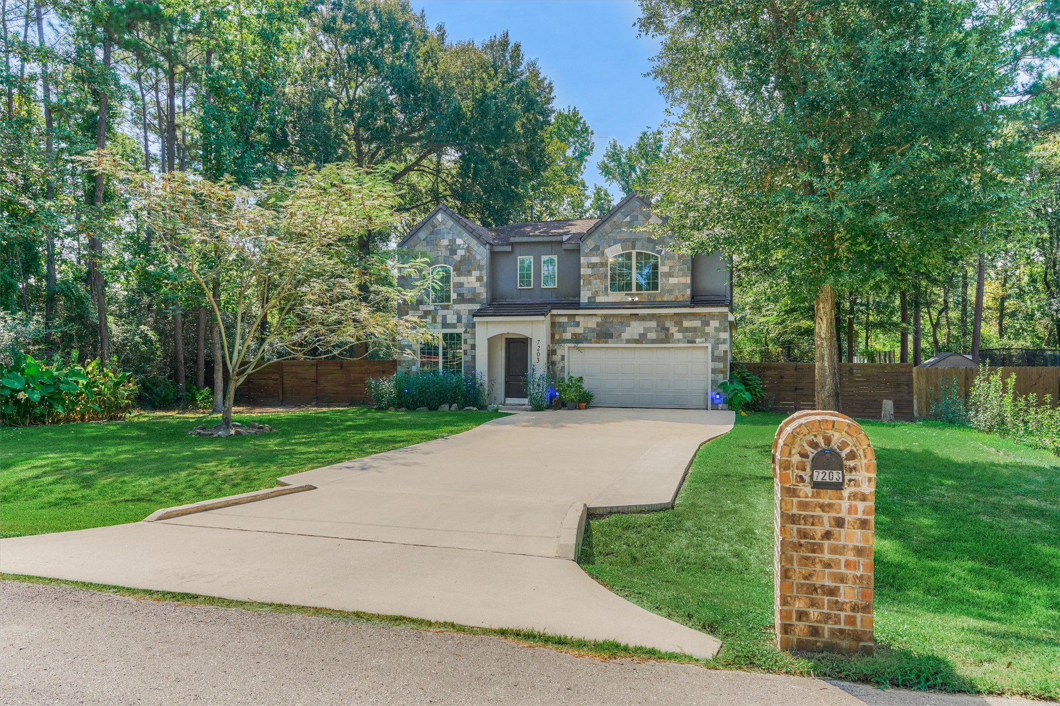 Listing photo 1