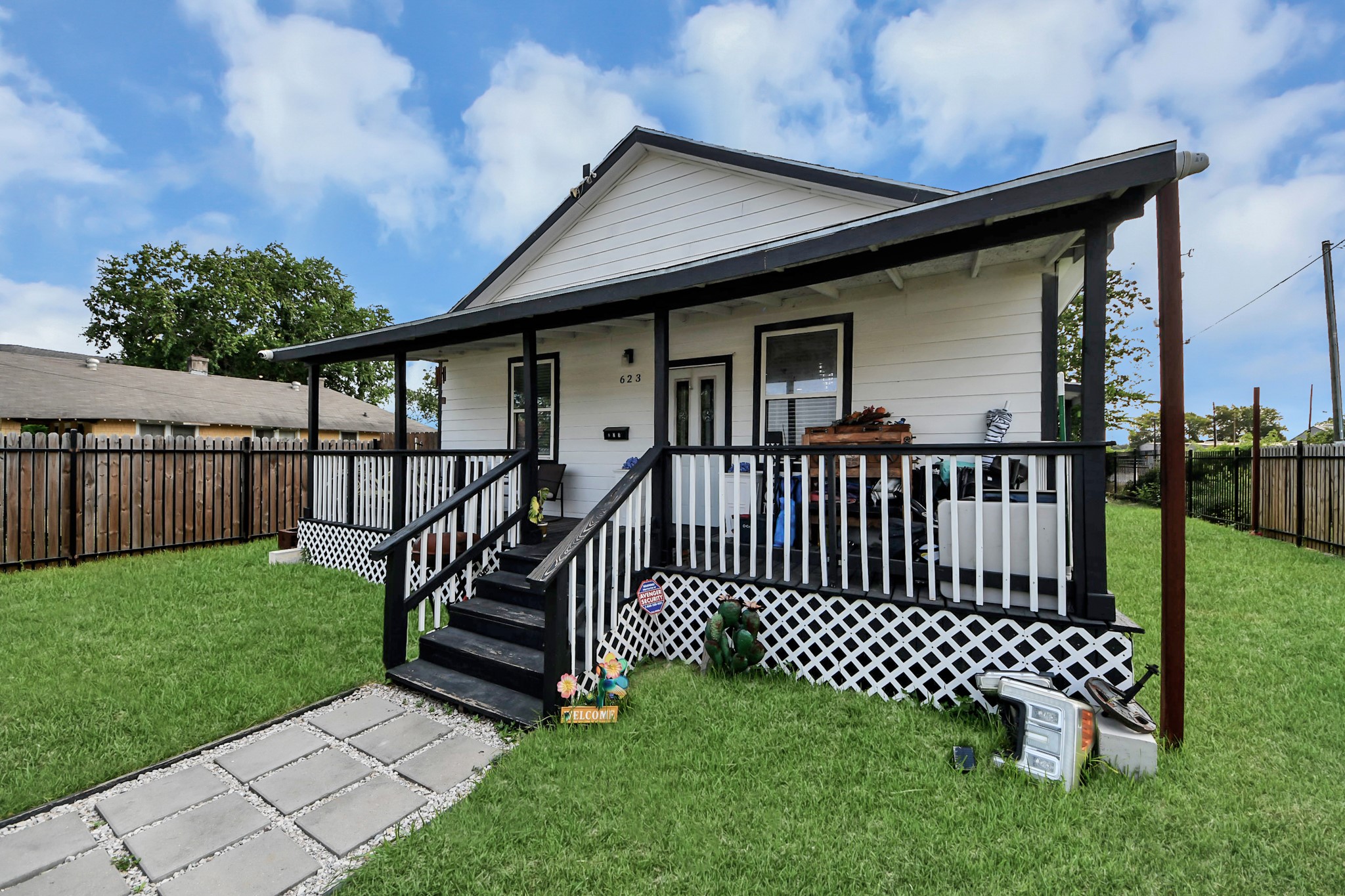 Listing photo 1