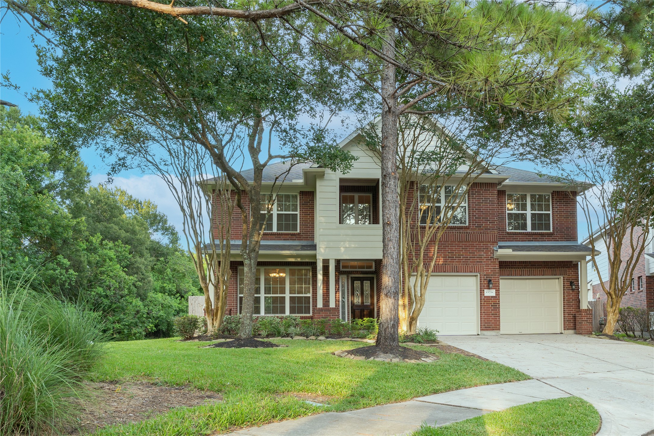 Listing photo 1
