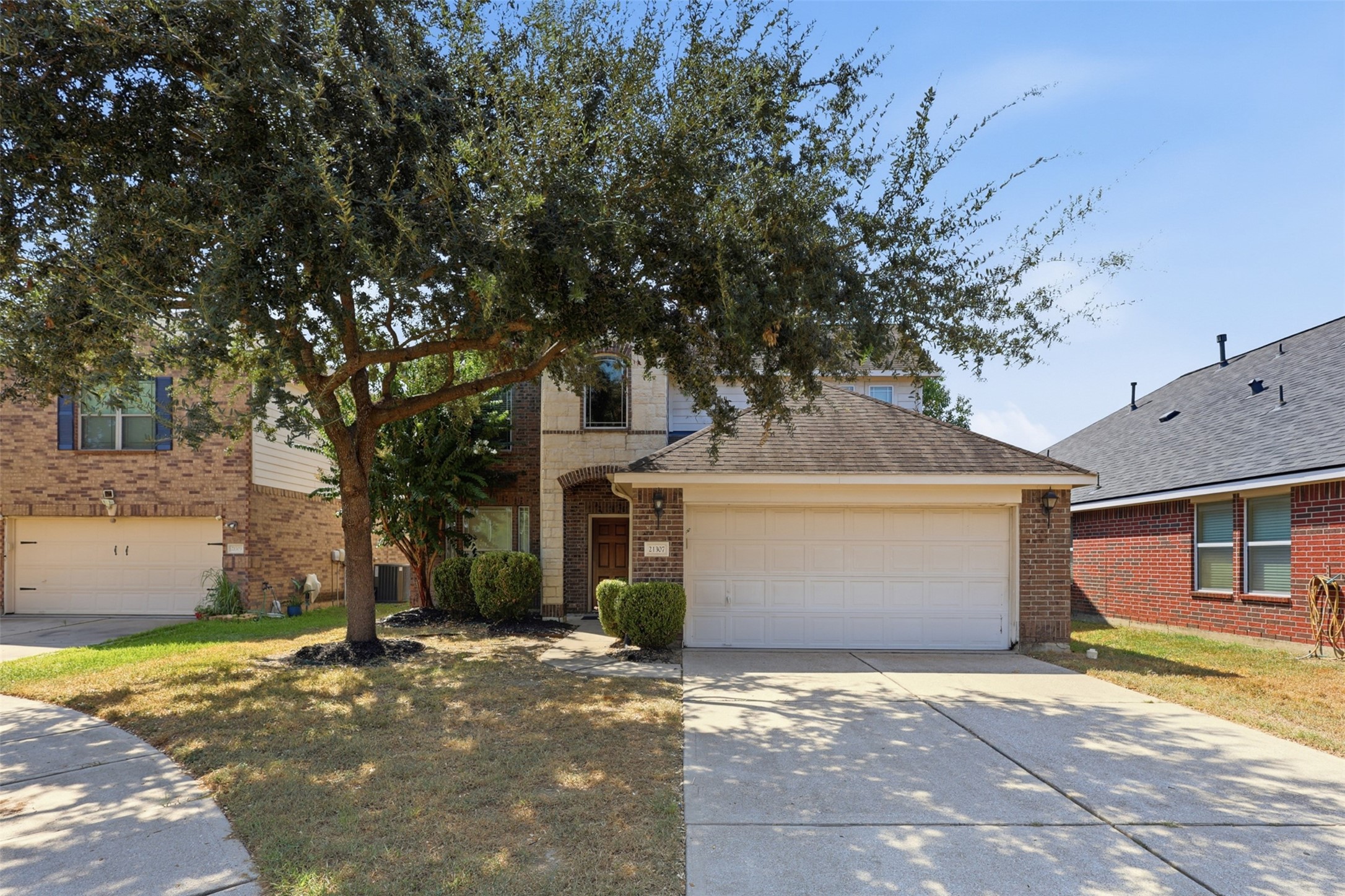 Listing photo 2