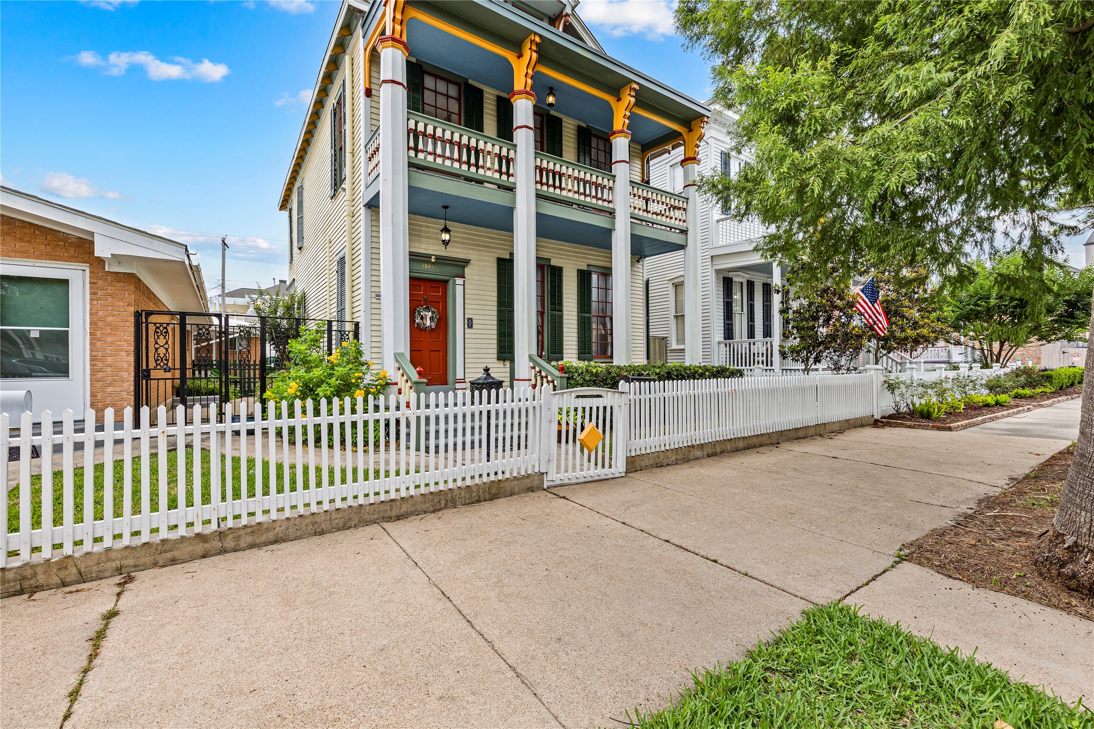 Listing photo 1