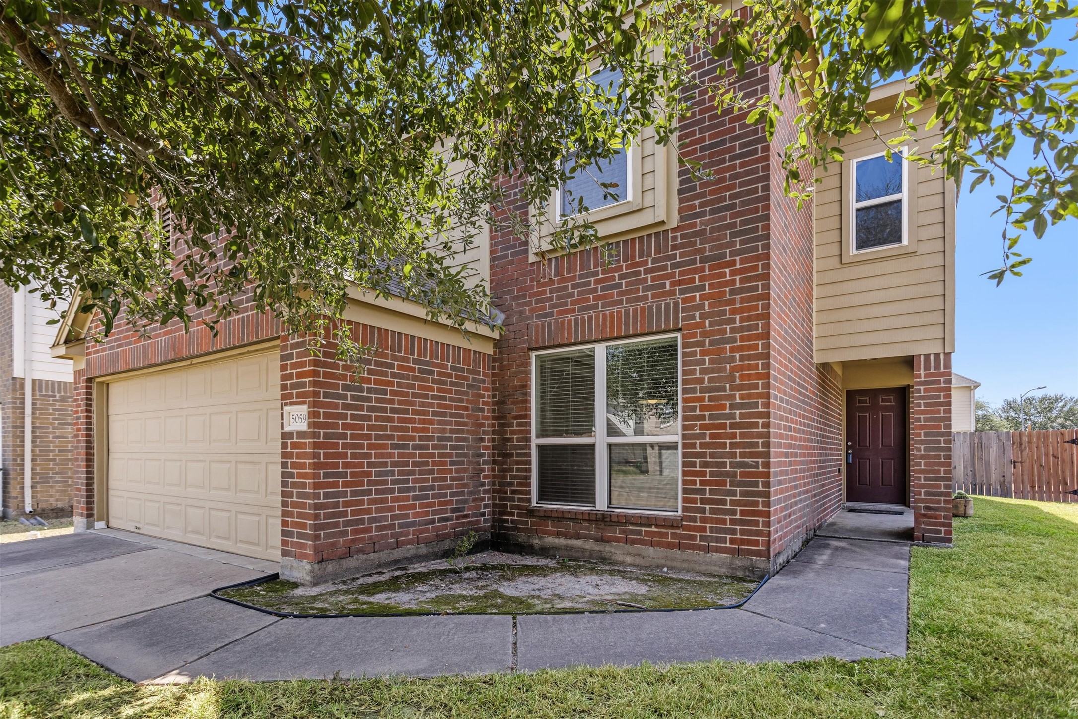 Listing photo 1