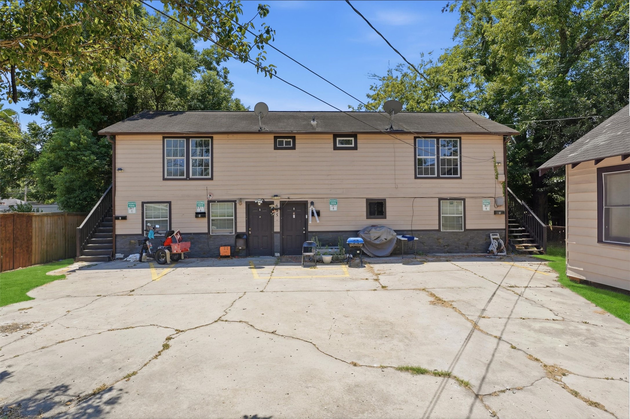 Listing photo 3