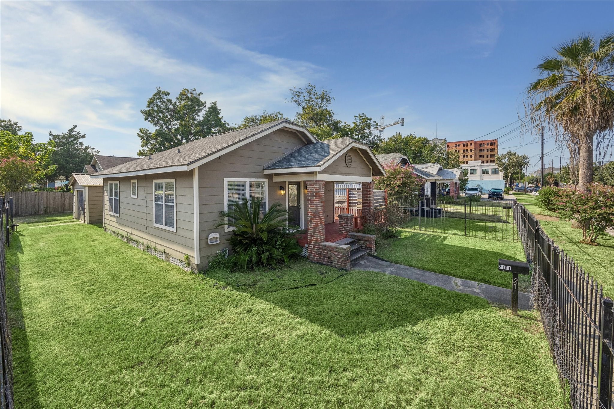 Listing photo 1