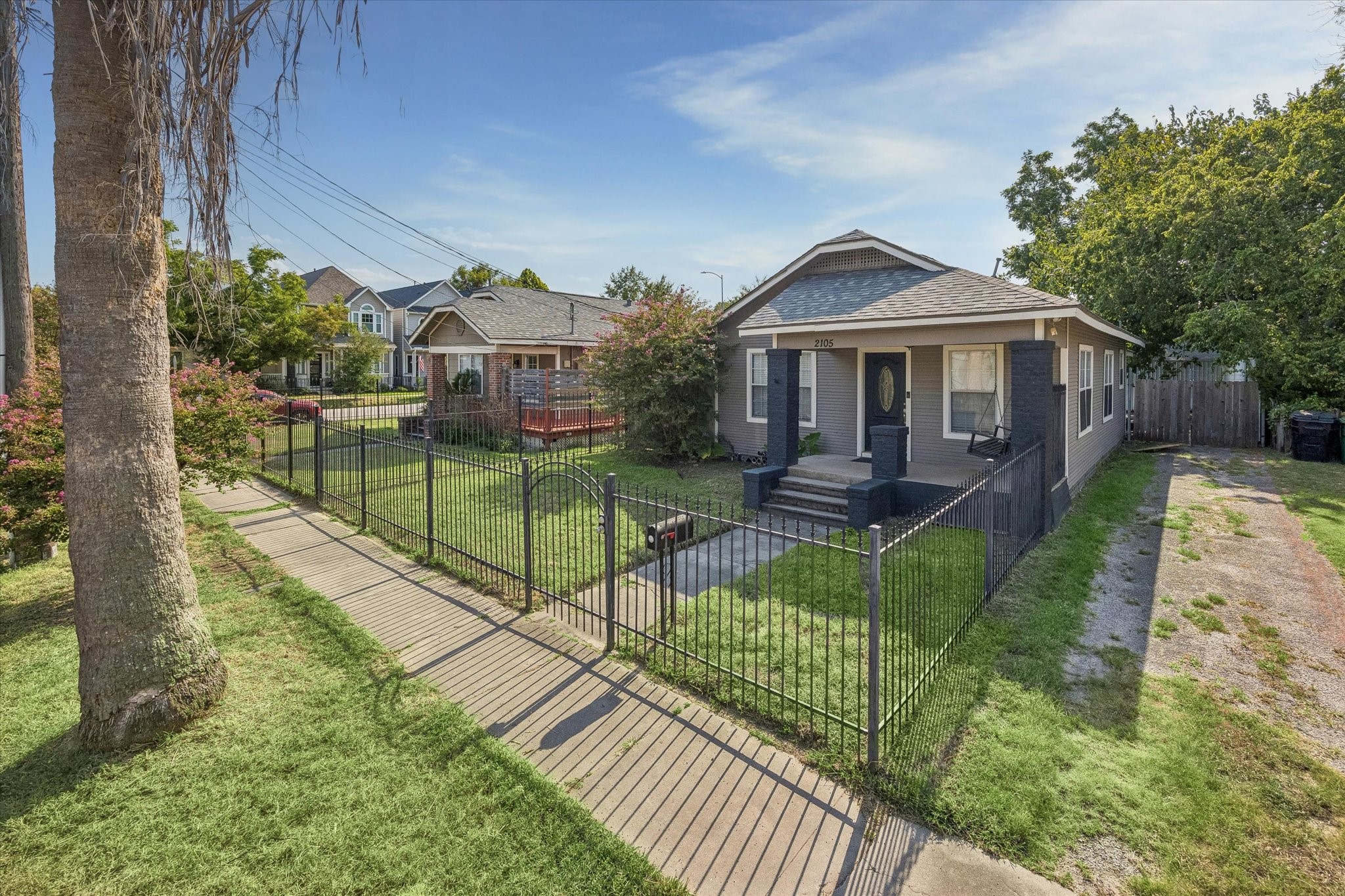 Listing photo 1
