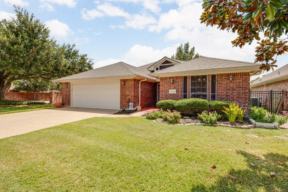 Listing photo 1