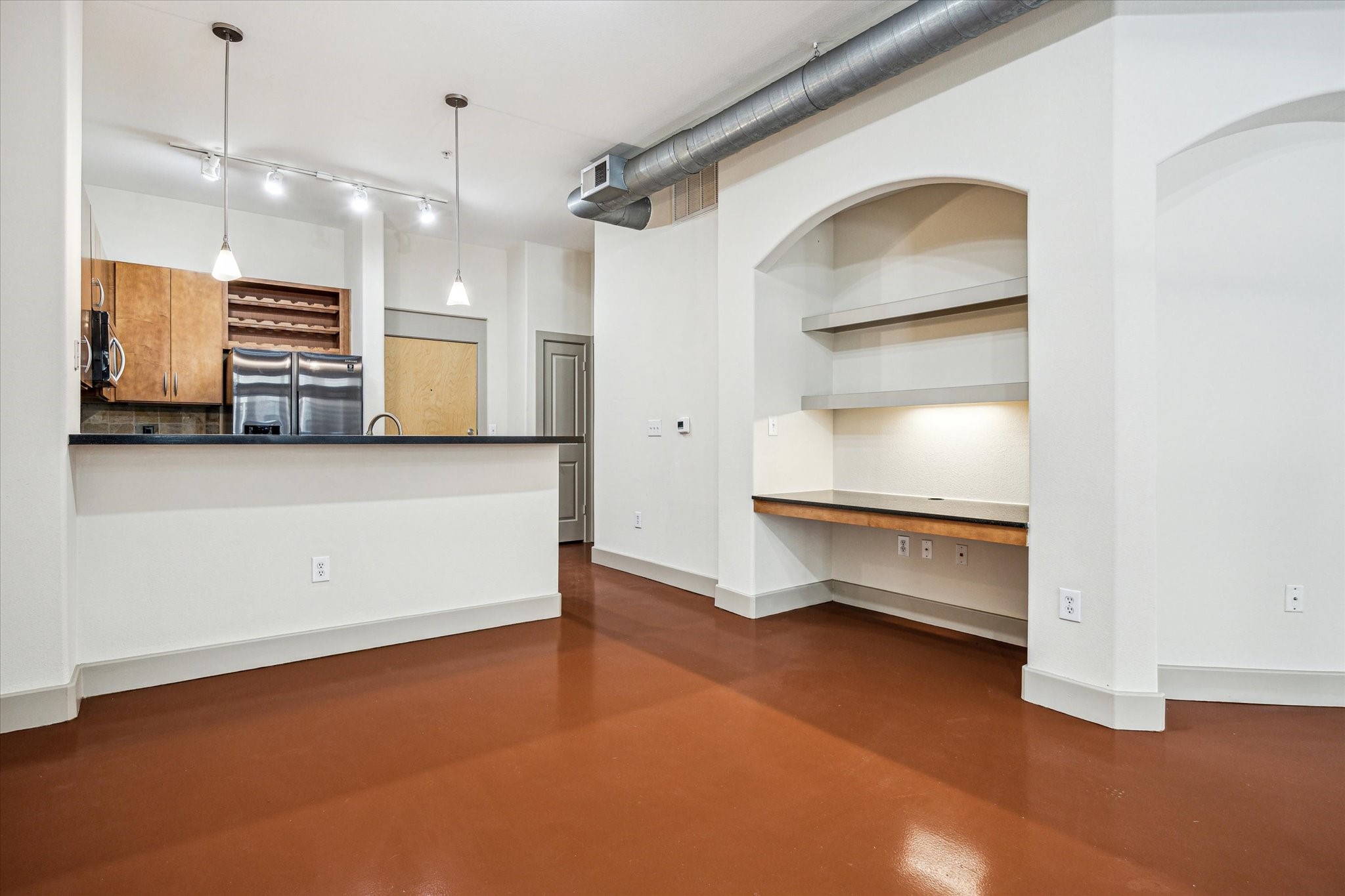 Listing photo 5