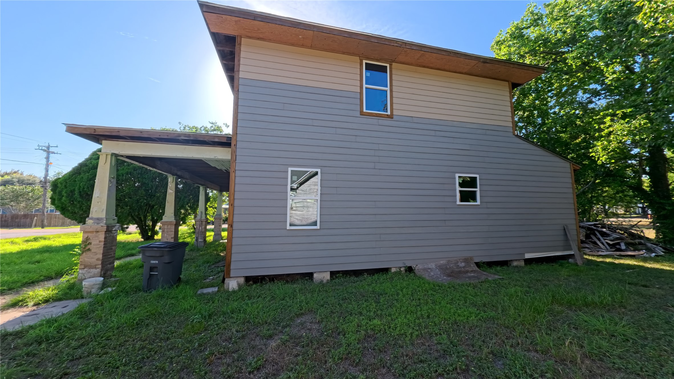 Listing photo 3